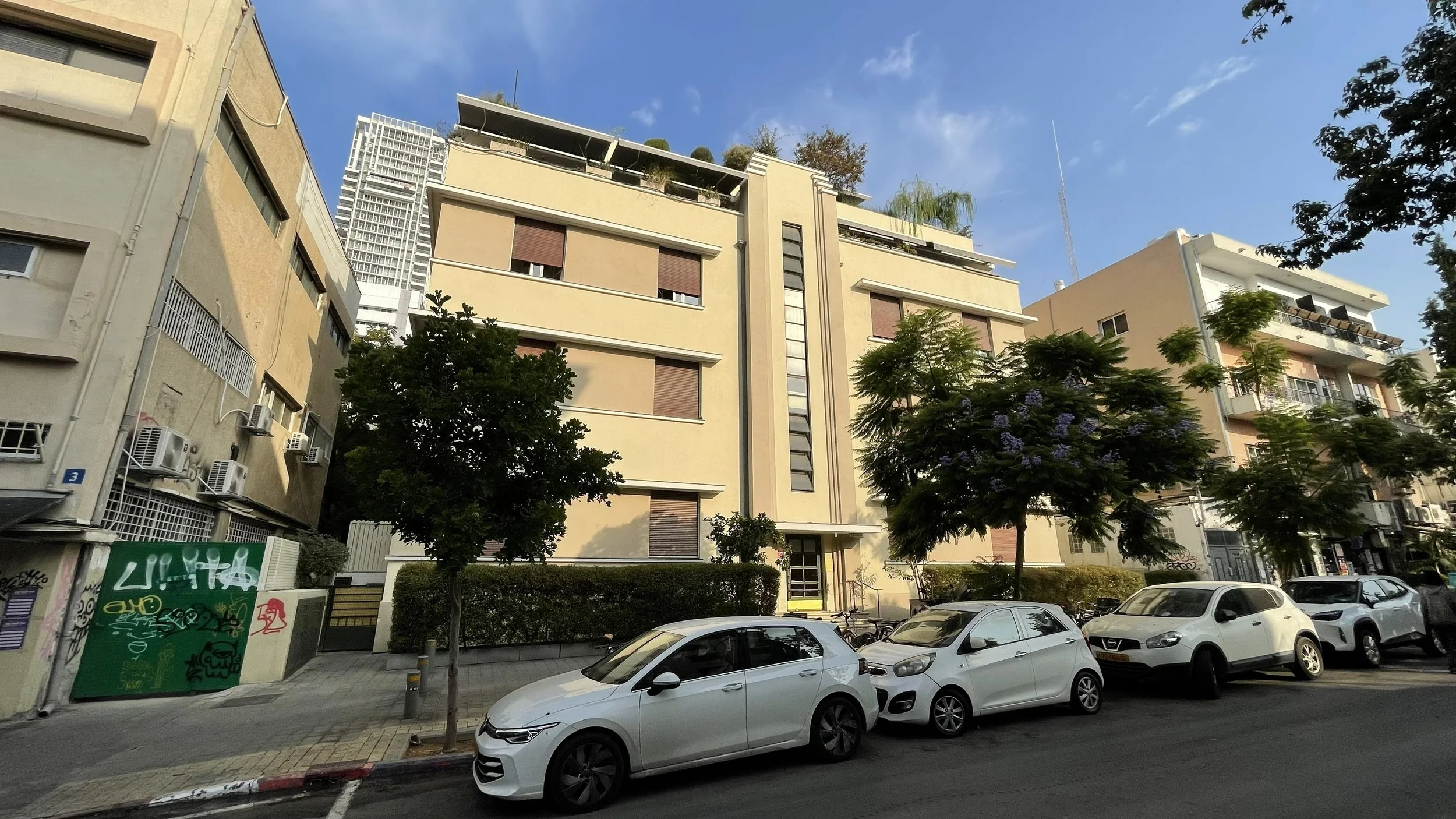  Art Deco Architecture in Tel Aviv. Pardess House 