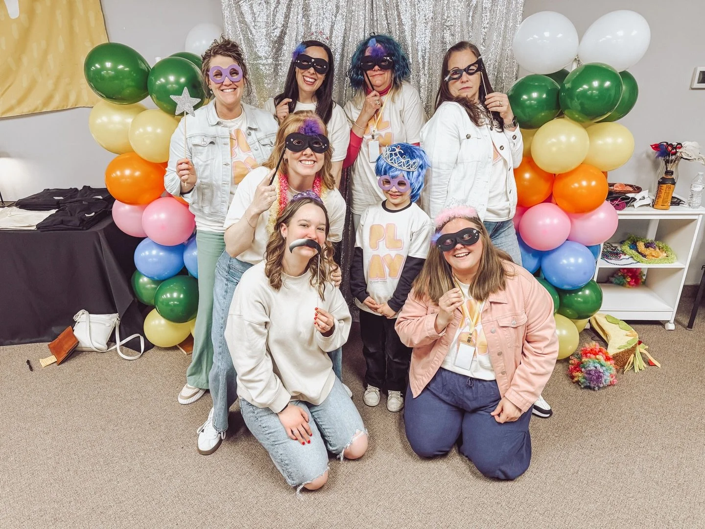 Nothing brings kids people together like props, laughter, and a photo booth! 😎
