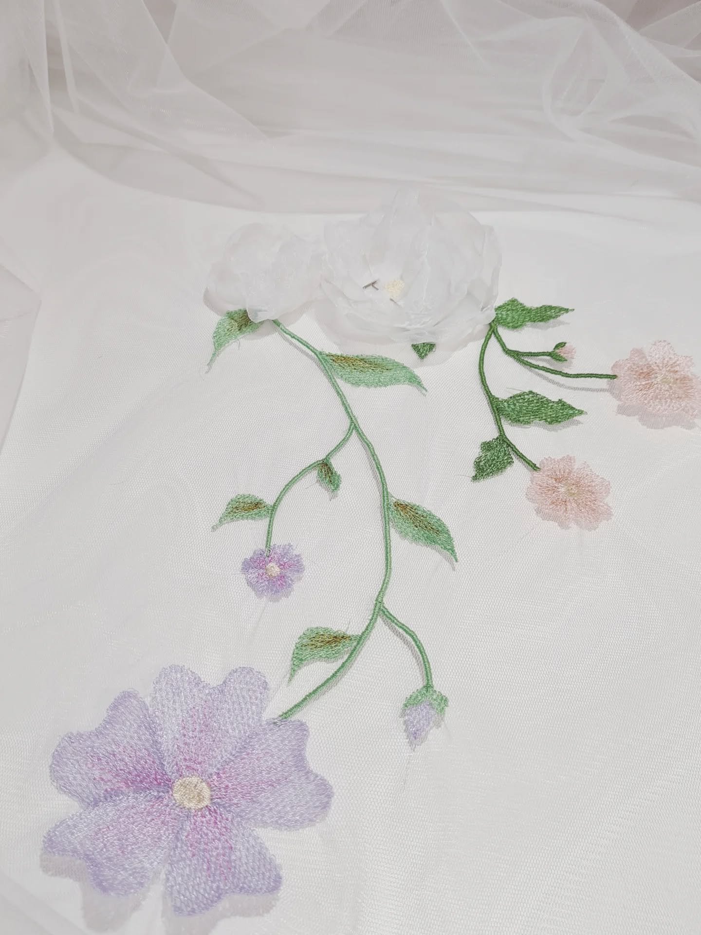 Little quiet details from days spent making things 🤍

Lots of floral inspiration from art books like this lovely Klimt one I picked up recently, and lots of textures and techniques. I love making wedding veils that combine different styles of embroi