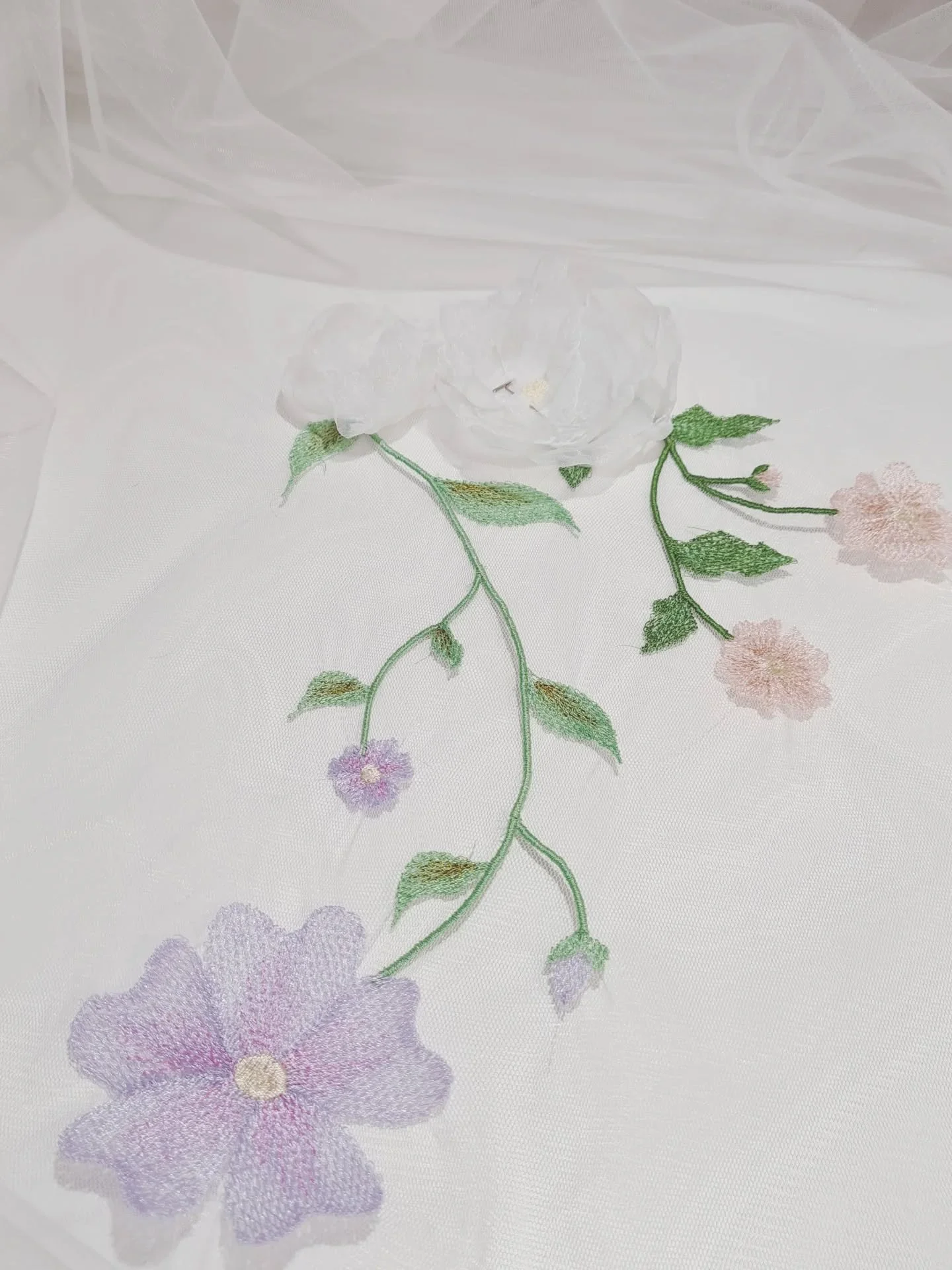 Little quiet details from days spent making things 🤍

Lots of floral inspiration from art books like this lovely Klimt one I picked up recently, and lots of textures and techniques. I love making wedding veils that combine different styles of embroi