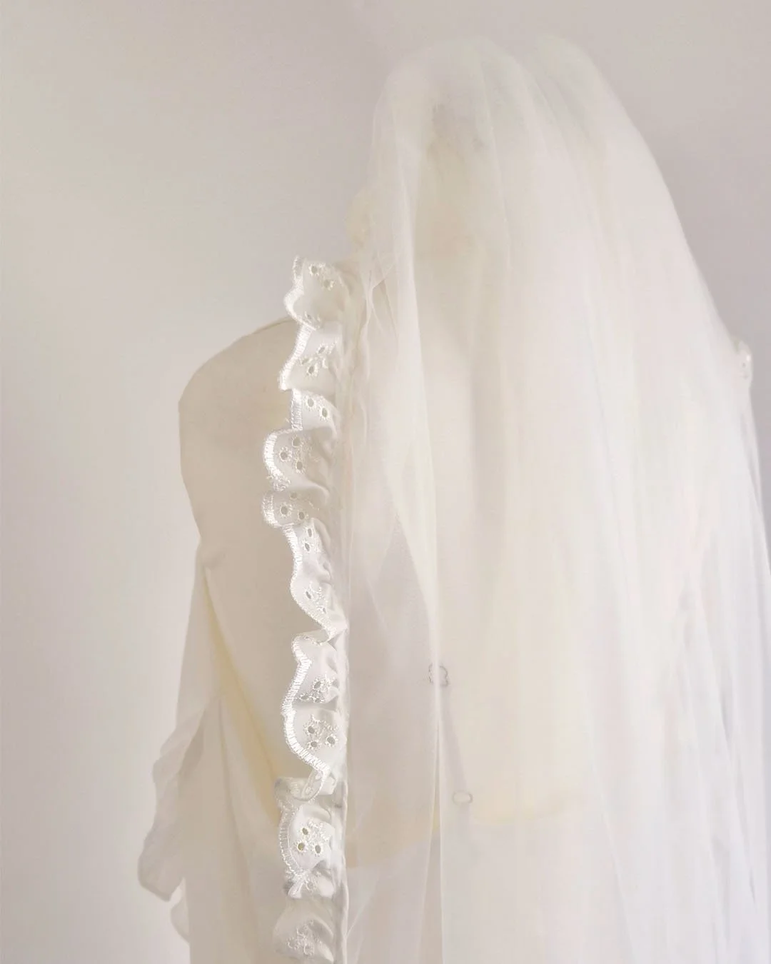 07 Insta Post Cassie Broderie Anglaise Trim Veil By Natasha Nicole Studio.jpg