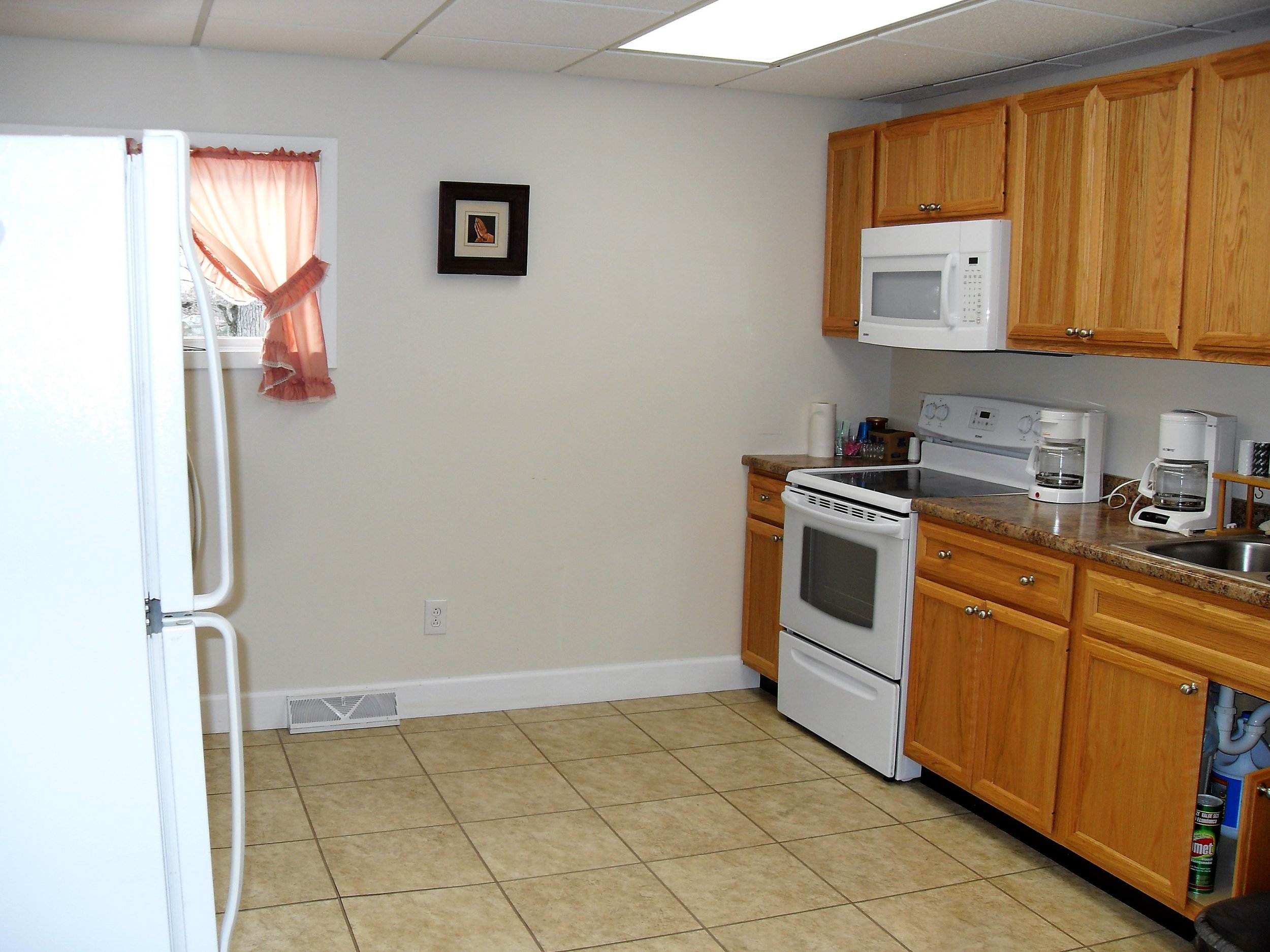 Missionary Cottage.kitchennette.JPG