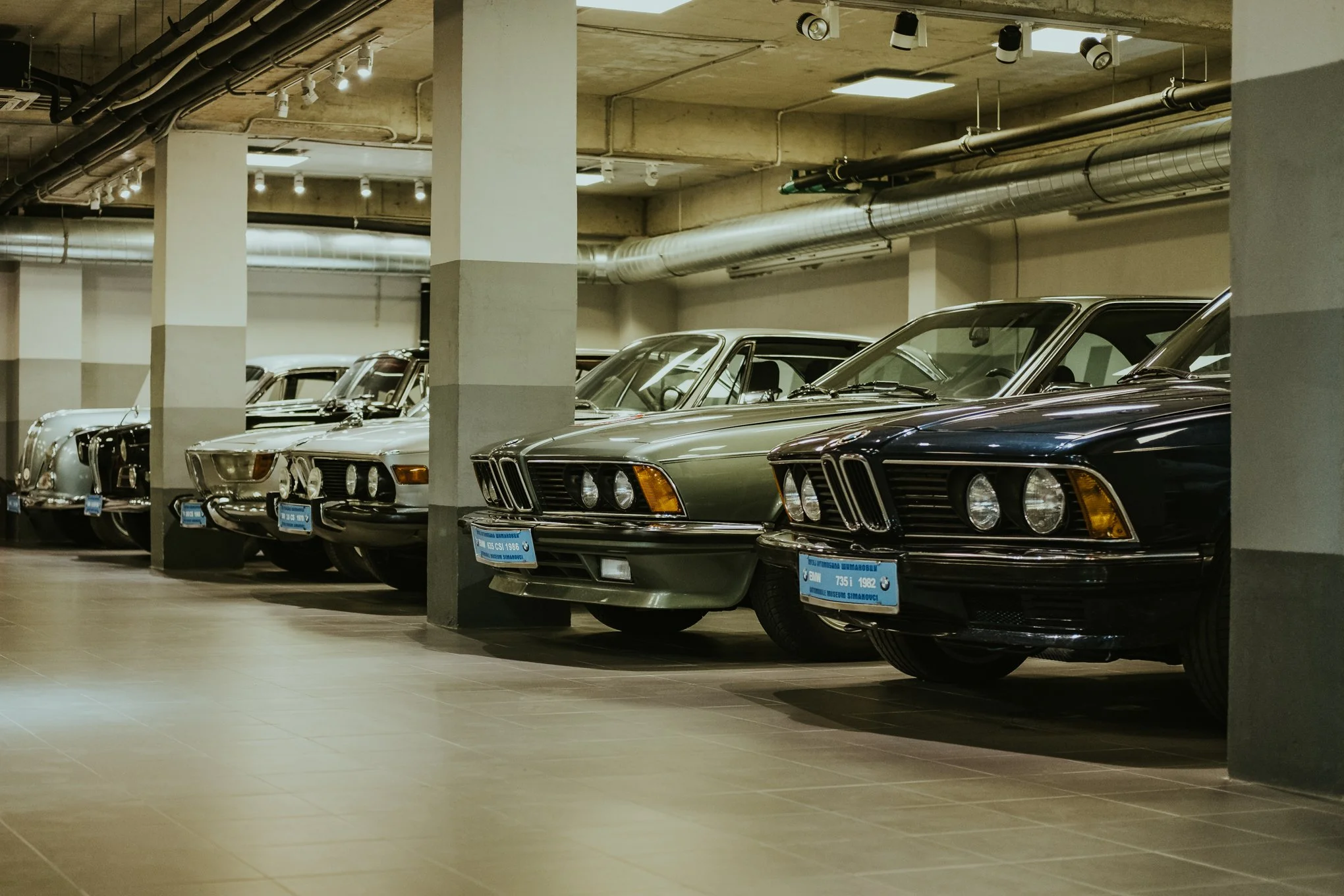 bmw-coupe-garage-2