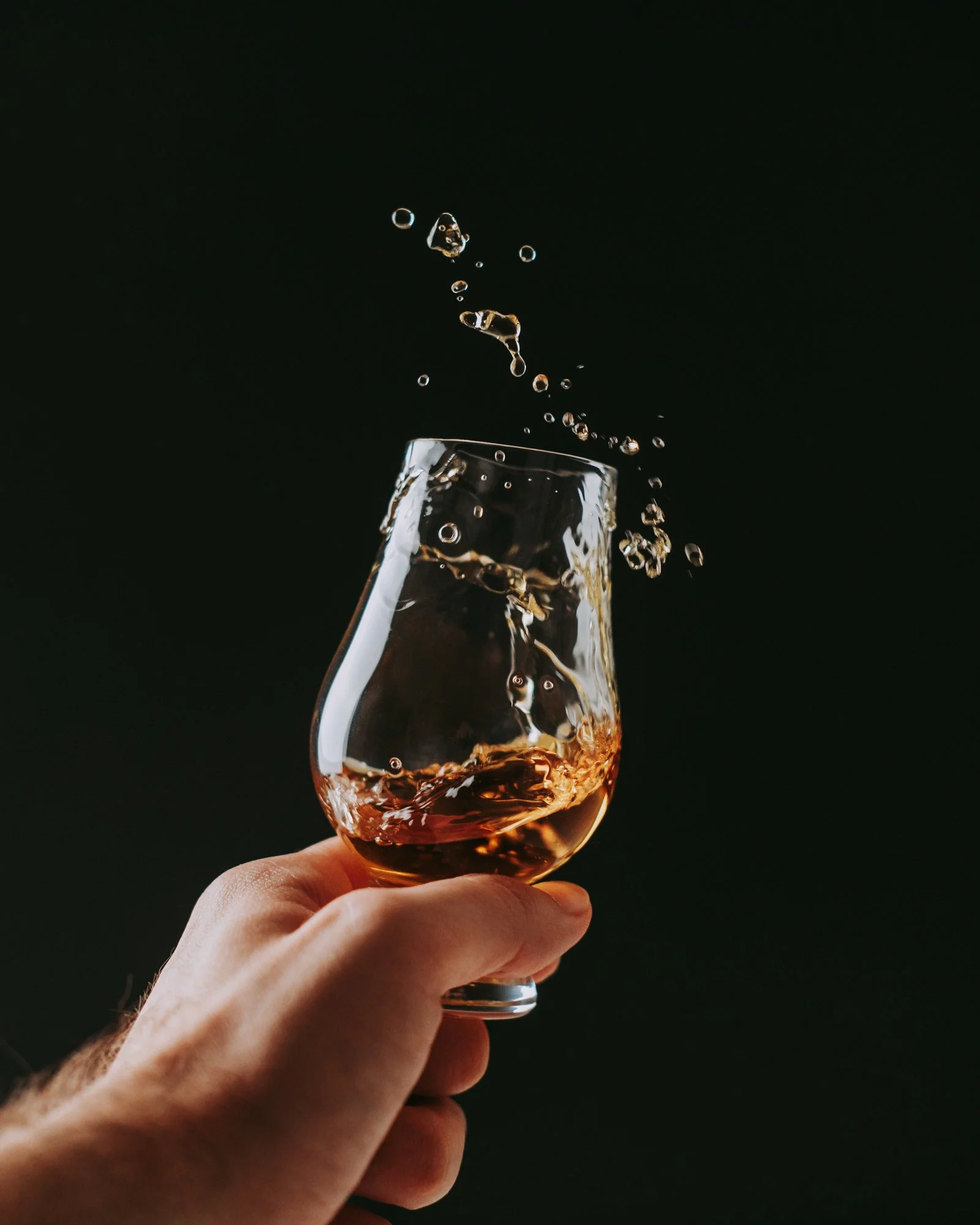 glencairn-glass-whisky-swirl