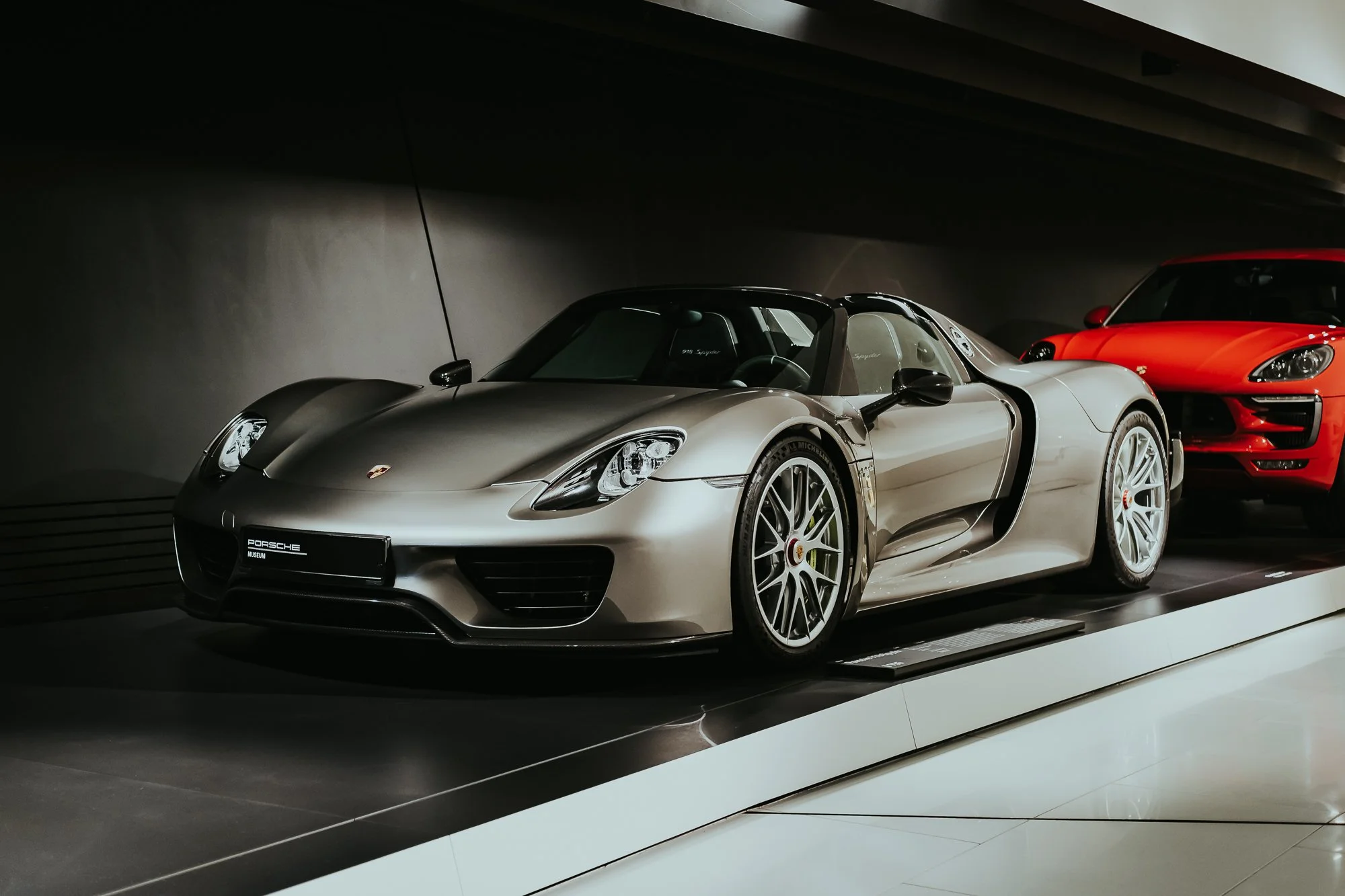 Porsche Museum 918 Spyder front
