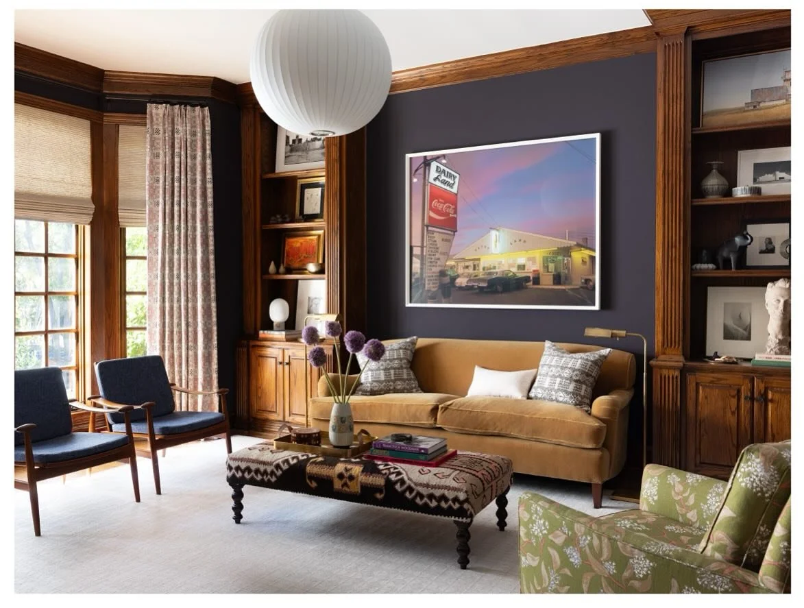 A room to love
Paean Black by Farrow &amp; Ball on the walls, Nelson Ball Bubble pendant, and a big, bold floral on the chair&hellip;just some of my favorite things 🤎
📷: @mollyculverphotography 
#decleenecreative