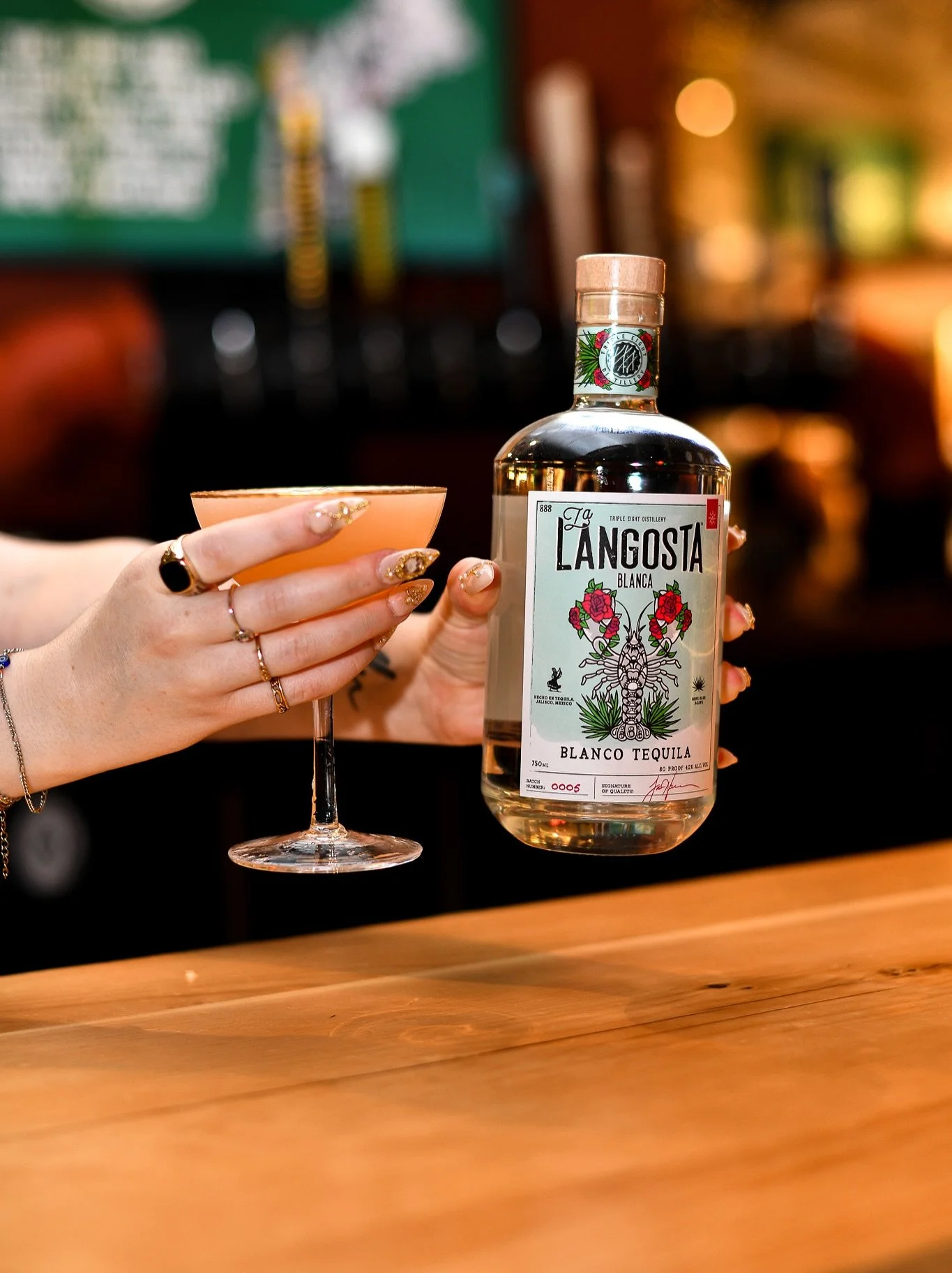 Cocktails taste better with La Langosta Blanca Blanco&nbsp; 🙌 Come try this 100% blue agave tequila made by the local @tripleeightdistillery 

#tequila #craftcocktails #drinkstagram #tripleeightdistillery #tequilacocktails #bostonbar #bostondrinks