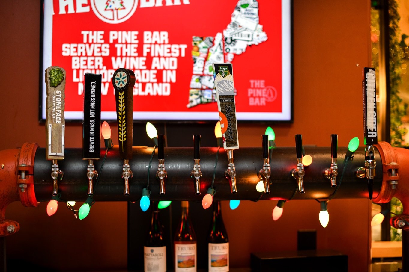 Making spirits bright (literally!) ✨🍹 Happy holidays from The Pine Bar!

#bostonbar #pinebar #holidaydrinks #cocktails #craftcocktails #bostondrinks #bostonlocal