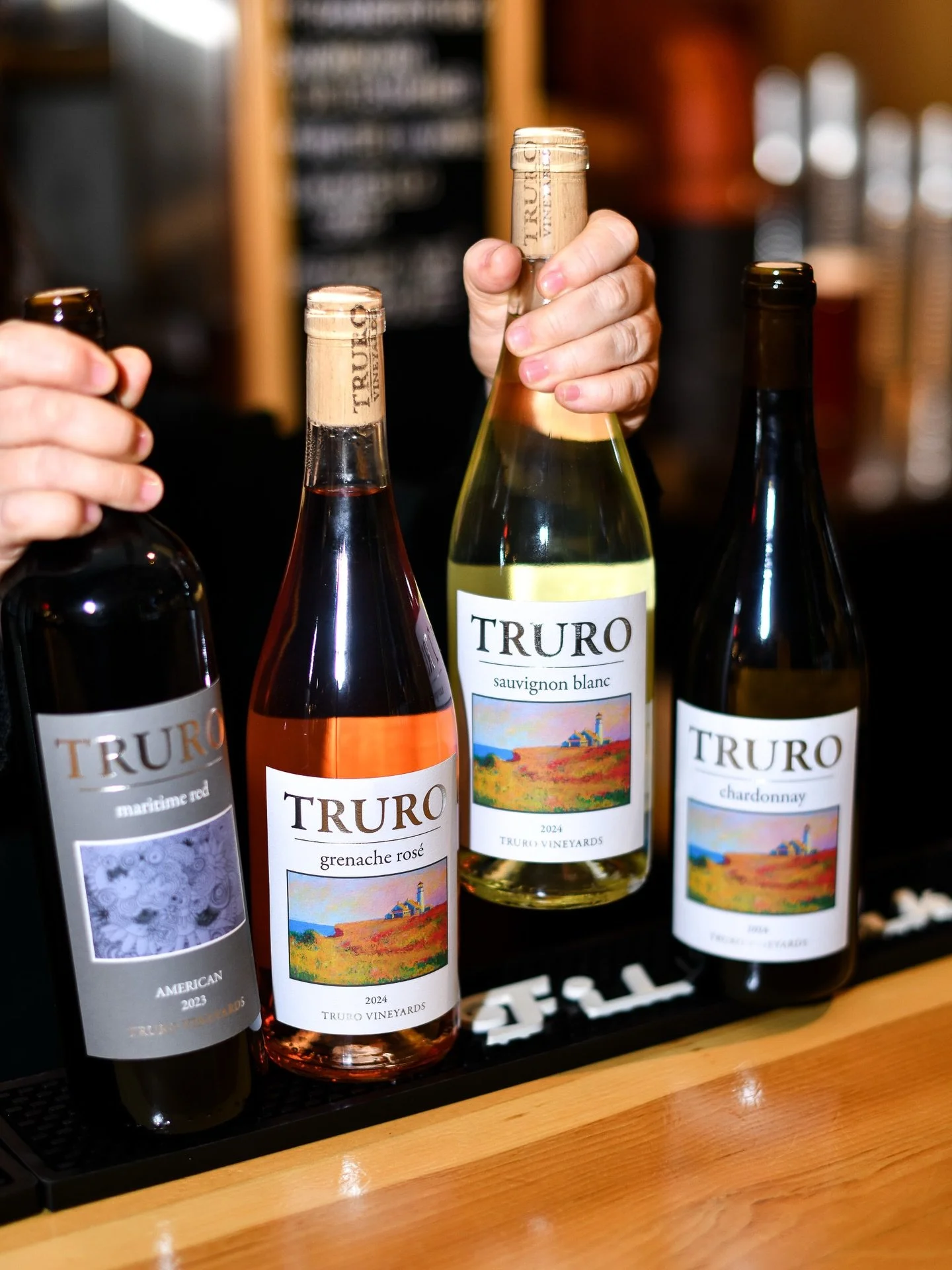 A tasty Cape Cod local that's fruity and coastal🍷🌊 Come try all of the @trurovineyardsofcapecod wines we have at the bar!

#winelovers #localwine #capecodwine #bostondrinks #bostonbar