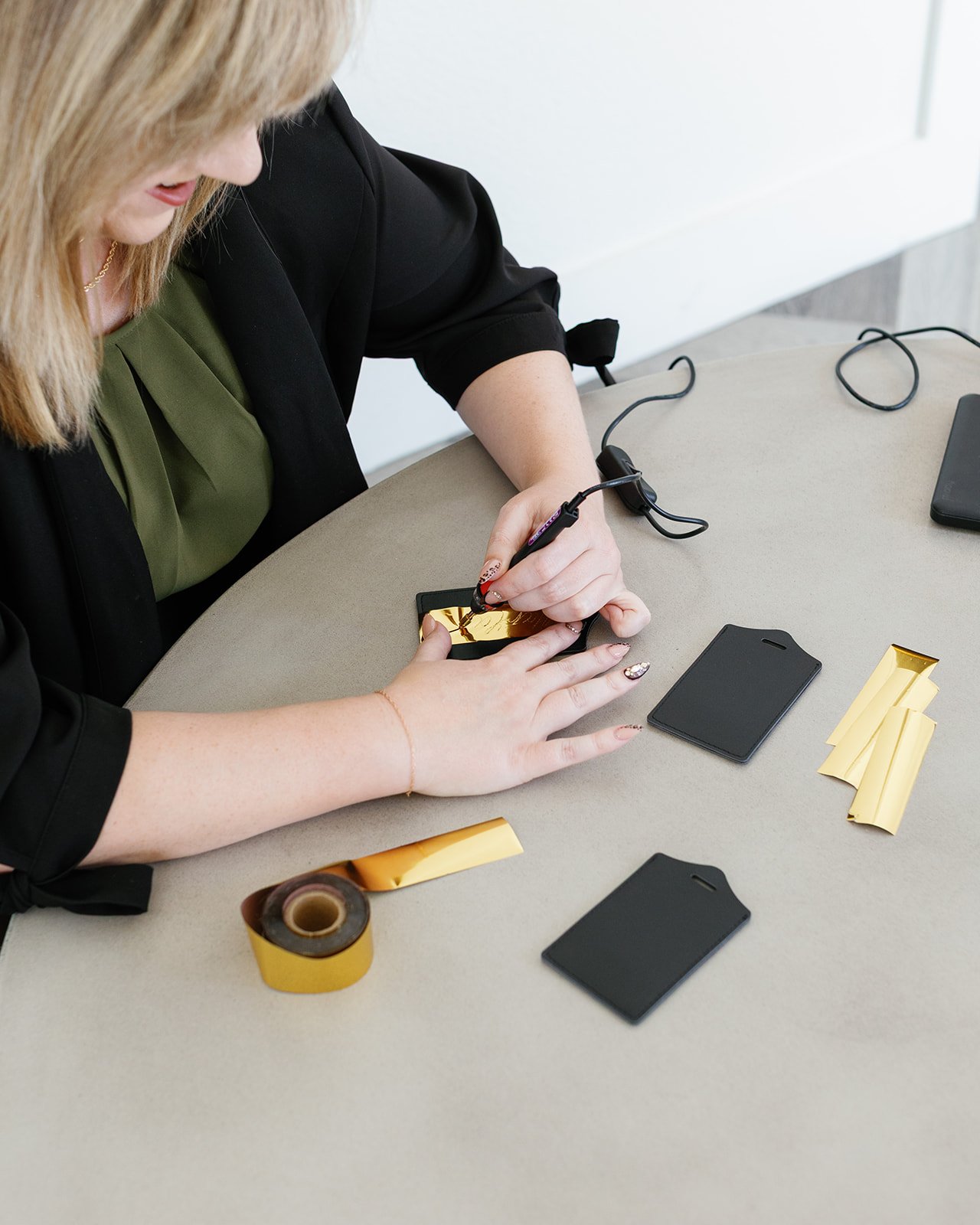 marble heart shaped coaster engraved with calligraphy names and filled with gold ink