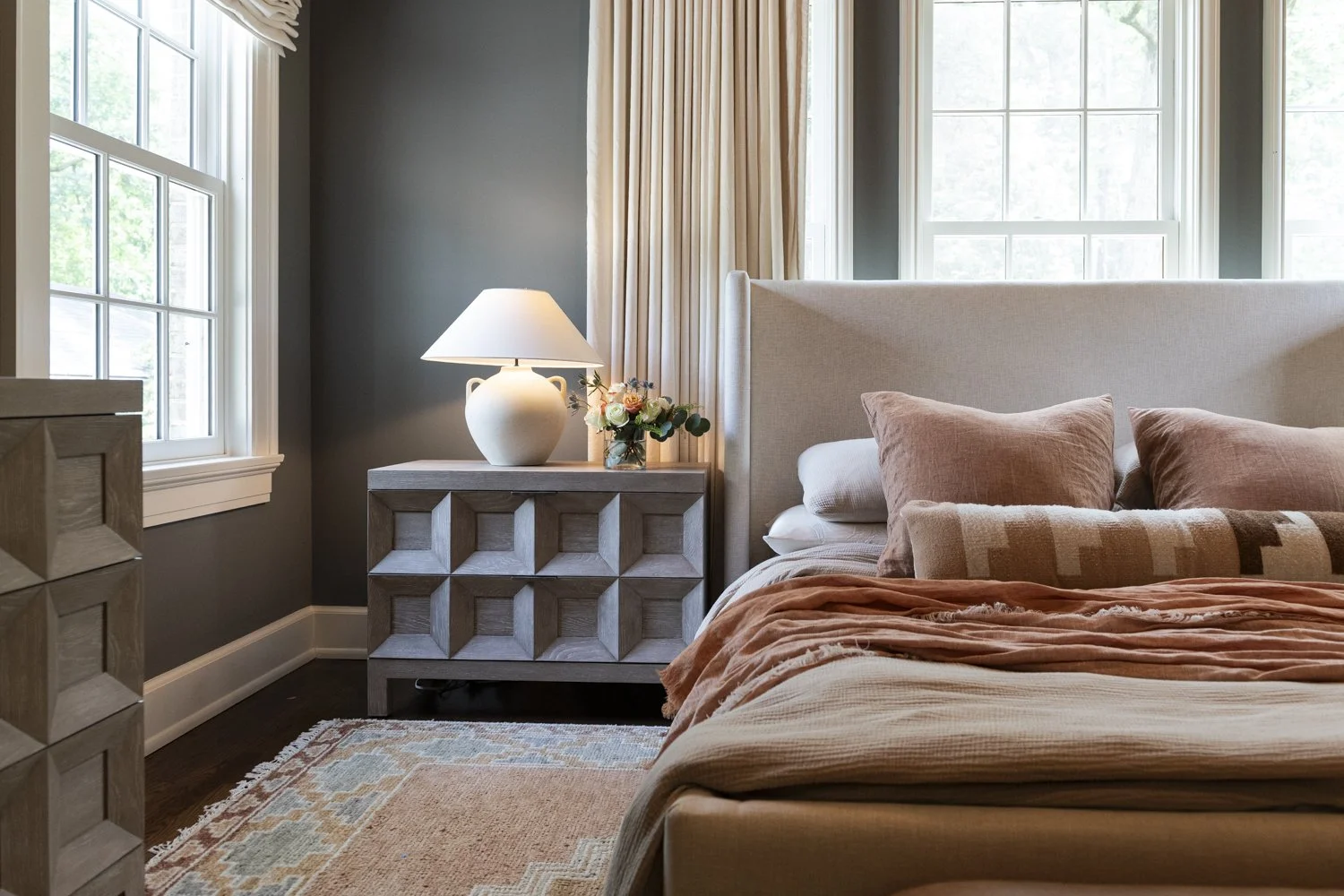 warm-inviting-primary-bedroom-by-violet-marsh-interiors