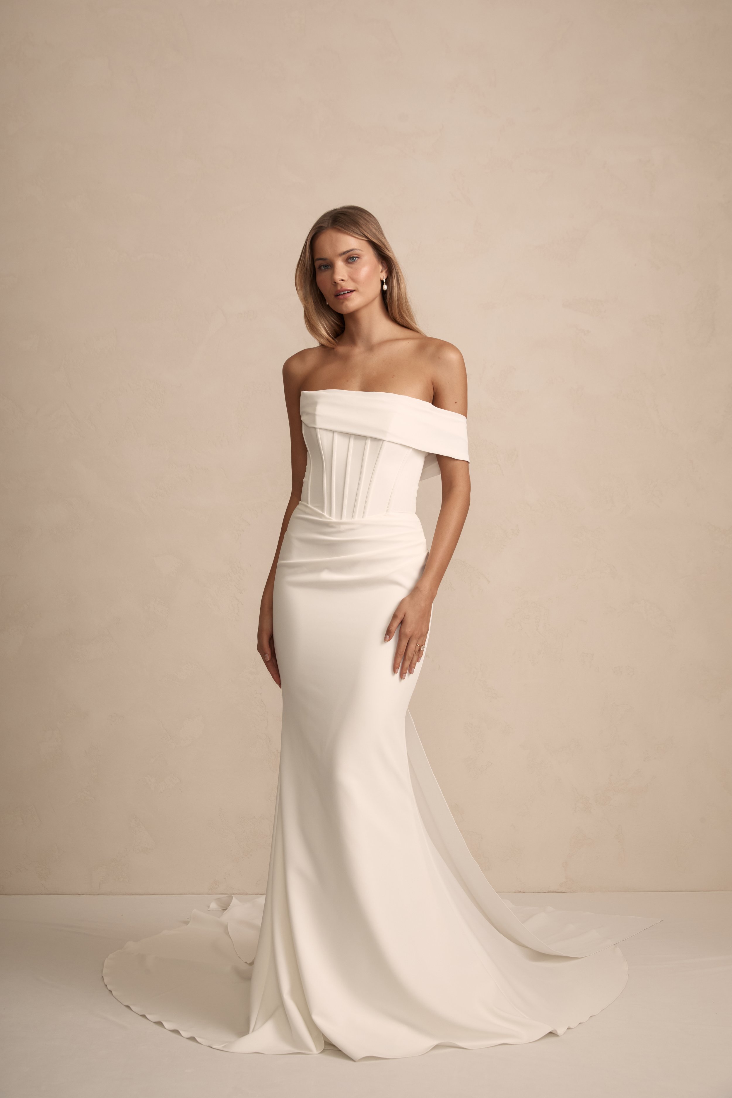 rhode-crepe-wedding-dress-made-with-love-bridal-product-taneisha-2.jpg