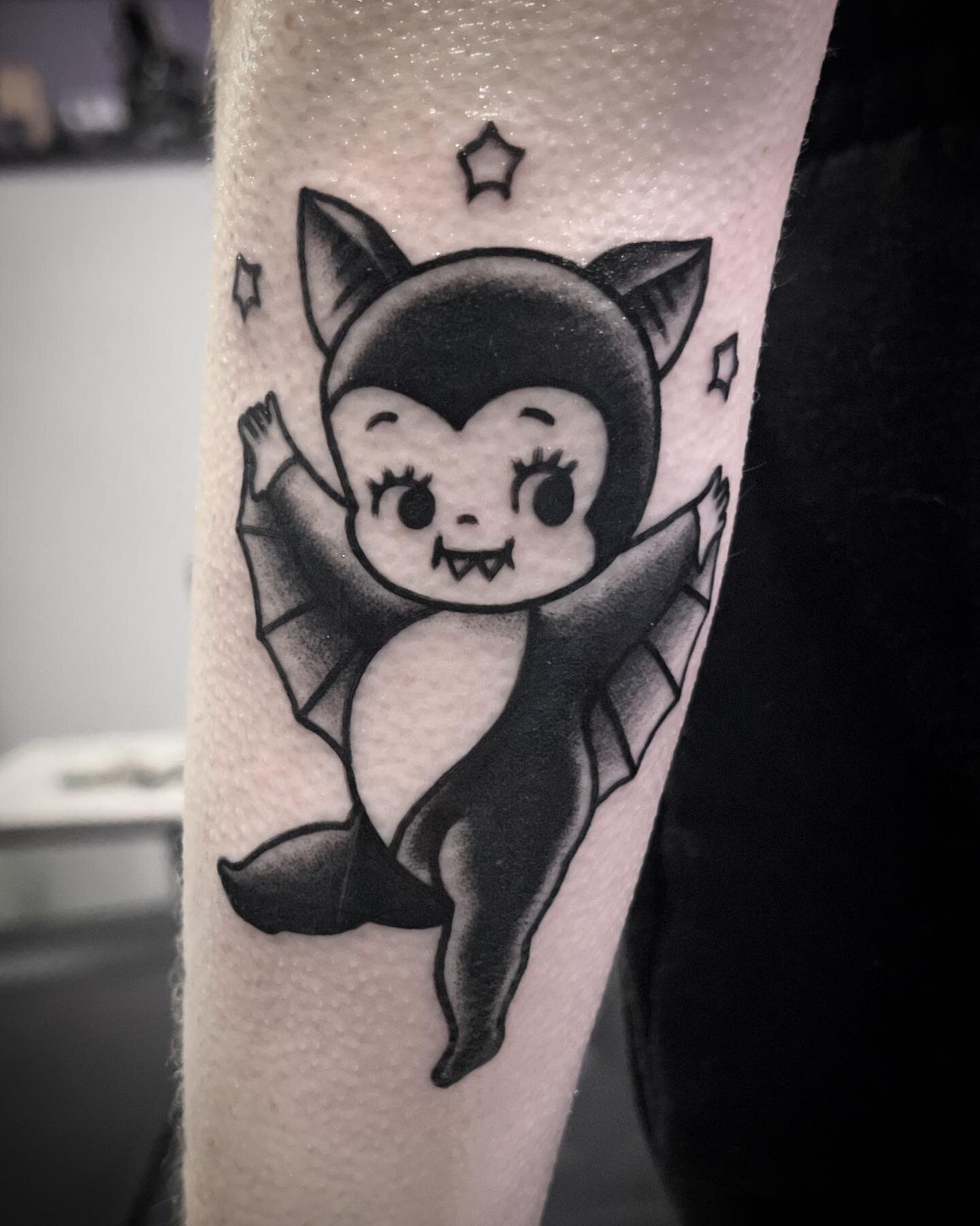 got to do this cute lil kewpie jawn on our apprentice a few months ago 😊👼🏻🦇✨
