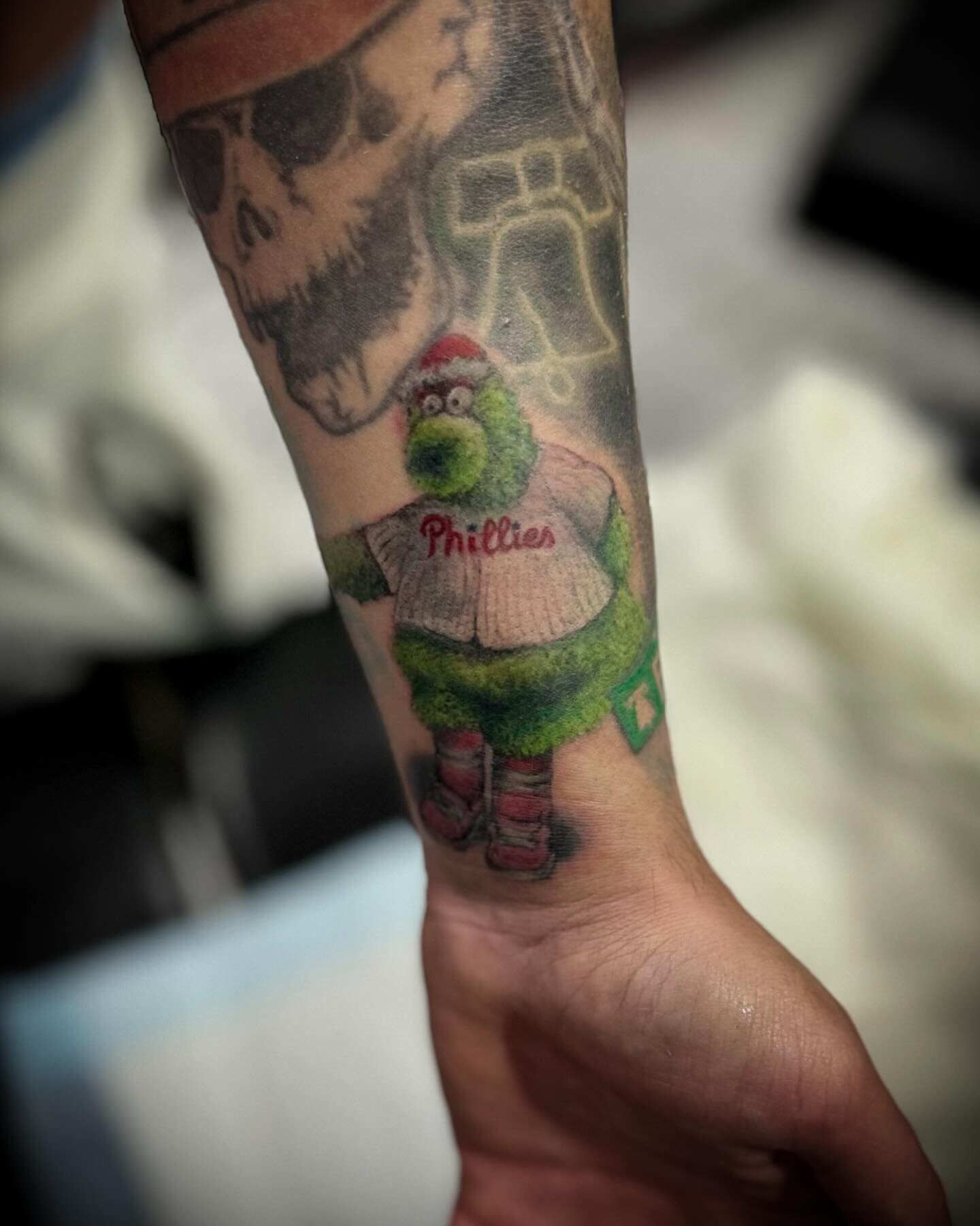 here&rsquo;s a lil #phanatic I made ✨ part of a #philly #halfsleeve ➡️ click the ⛓️BOOK NOW⛓️ button on my page to schedule your next #tattoo ✨
.
.
.
.
.
.
.
#tattoo #tattoosofinstagram #southjerseytattooartist @jerseydeviltattooshop