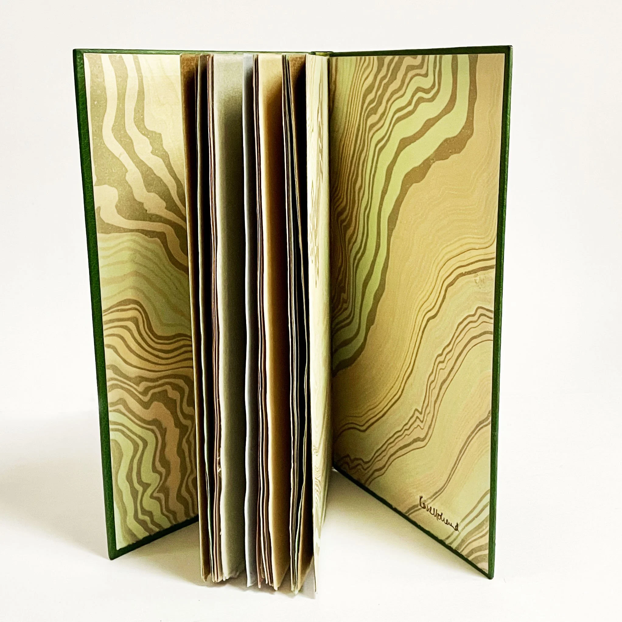 Haiku Na Feirme endpapers.jpg