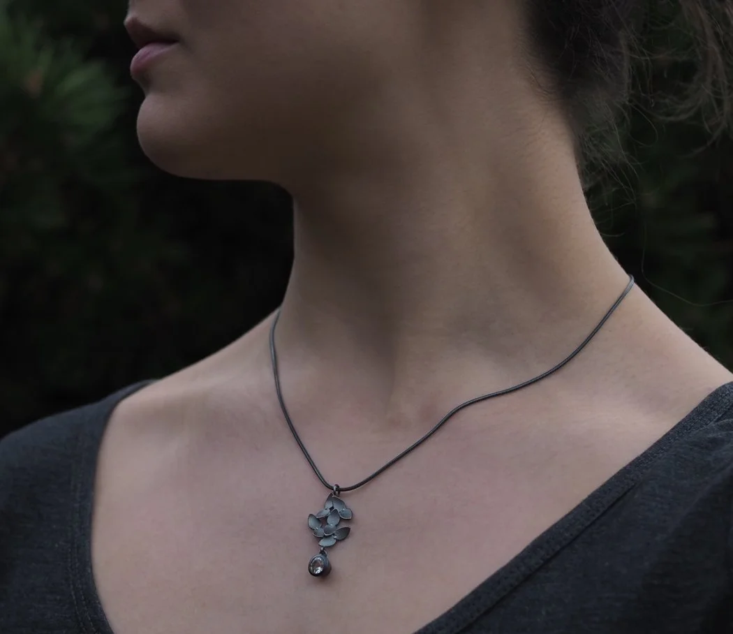 sarastus kaulakoru 2 rajattu SM.JPG