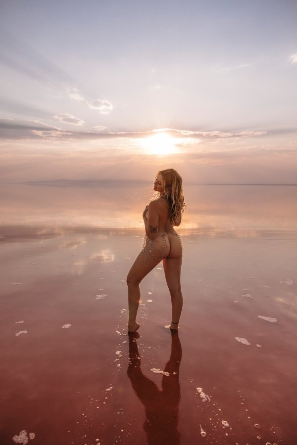 pink-lake-boudoir-utah-0732.jpg
