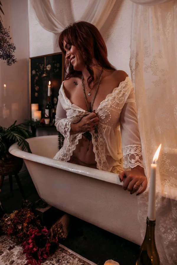 white-witch-milk-bath-boudoir-3870.jpg