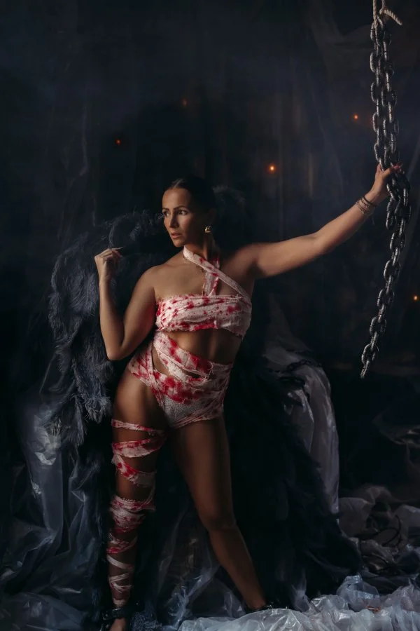 What to Wear for a Halloween Boudoir Mini