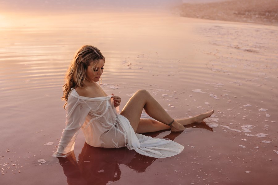 pink-lake-boudoir-utah-6352.jpg