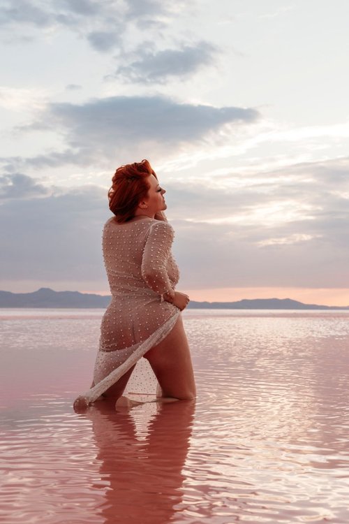 Pink Lake outdoor boudoir session in Utah