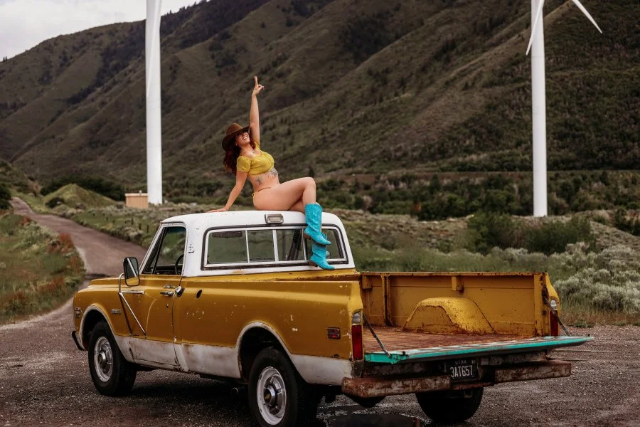 vintage-truck-boudoir-utah-2810.jpg