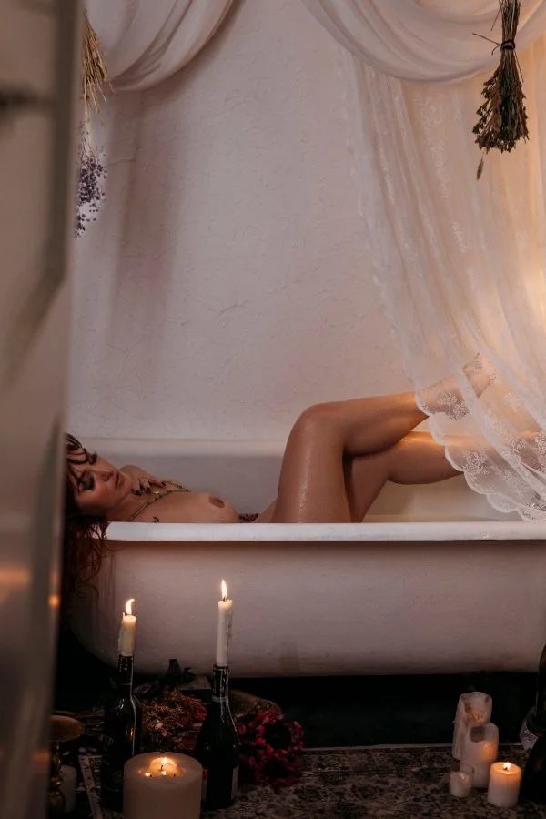 white-witch-milk-bath-boudoir-3991.jpg