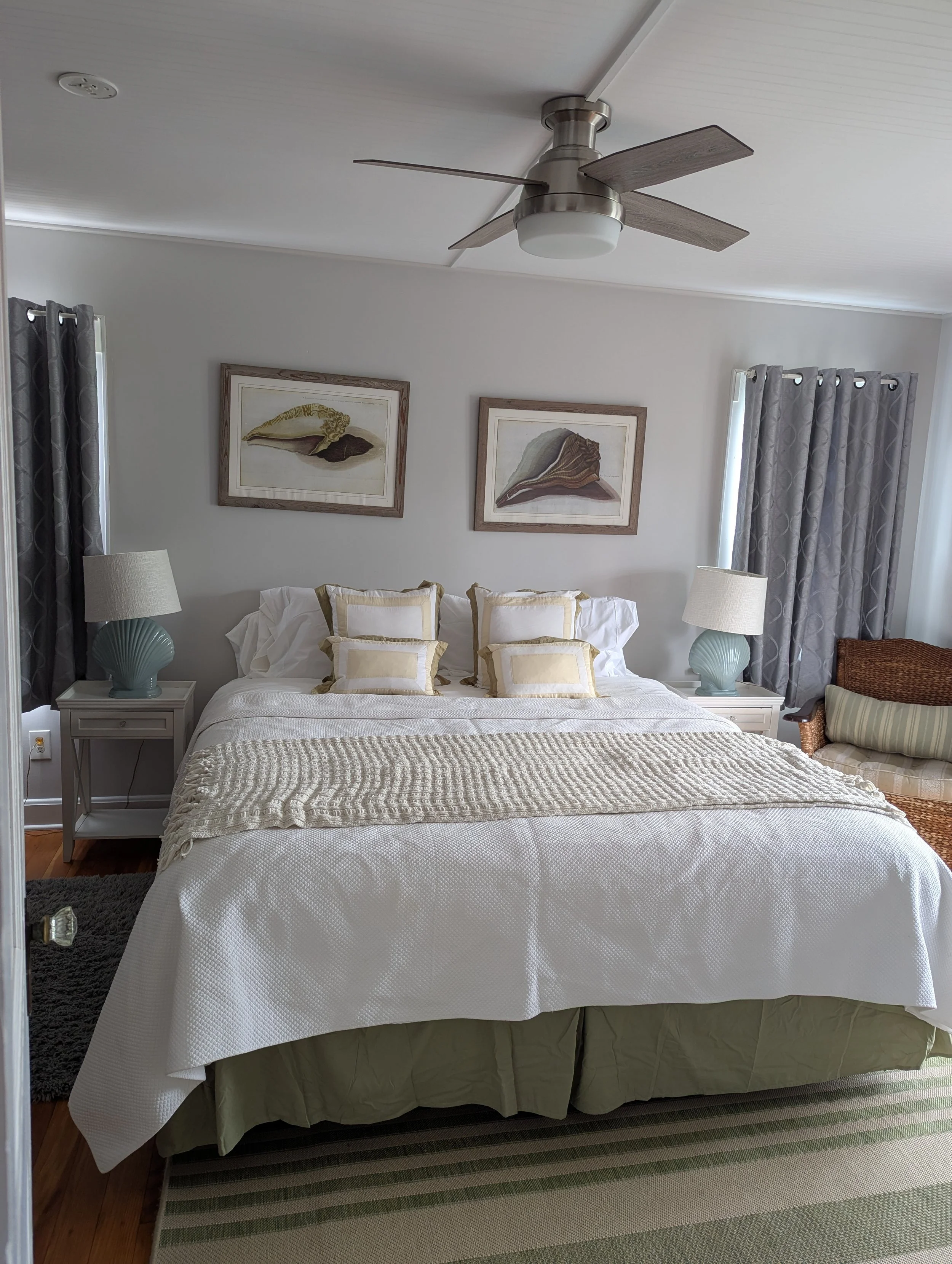 King Bedroom (creekside)