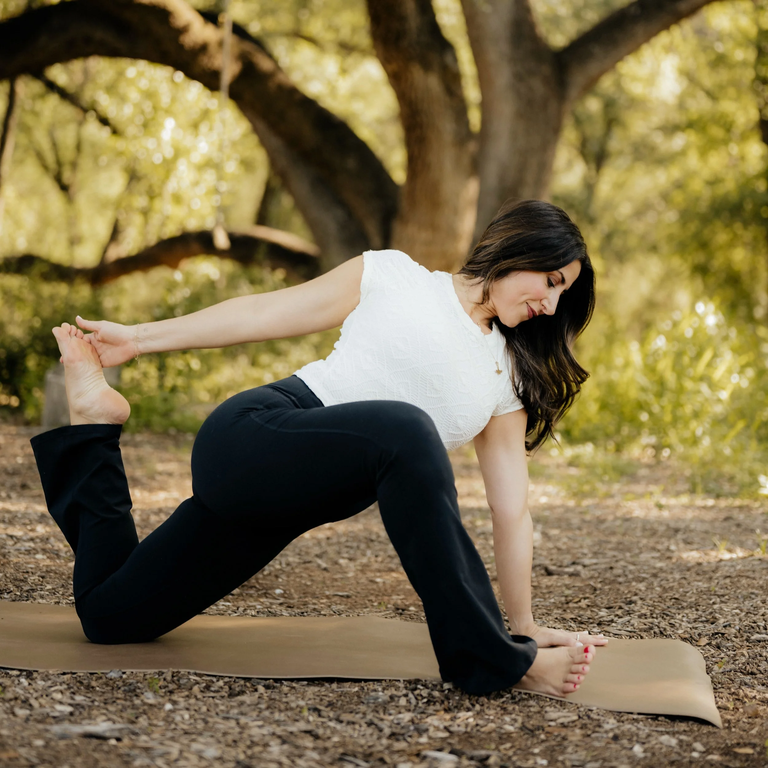 This week I&rsquo;m kicking off a new series focused on opening the front body. Think backbends, deep quad stretches, and a lot of space to breathe. Come explore with me!

And in case you missed it, I have a new teaching schedule:

Sukha Oltorf
✨Tues