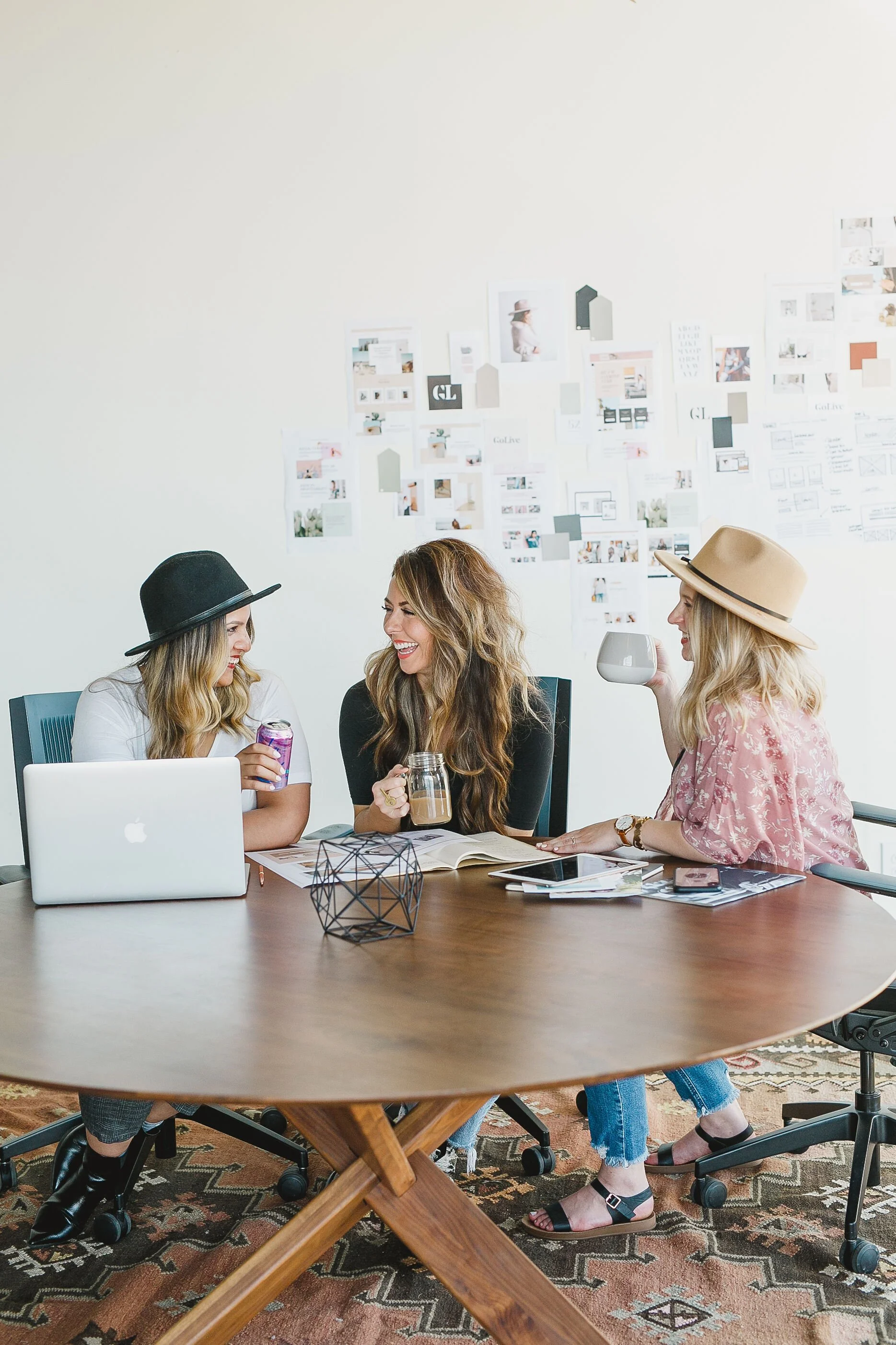 How To Hire A Photographer To Take Photos That Fit Your Brand