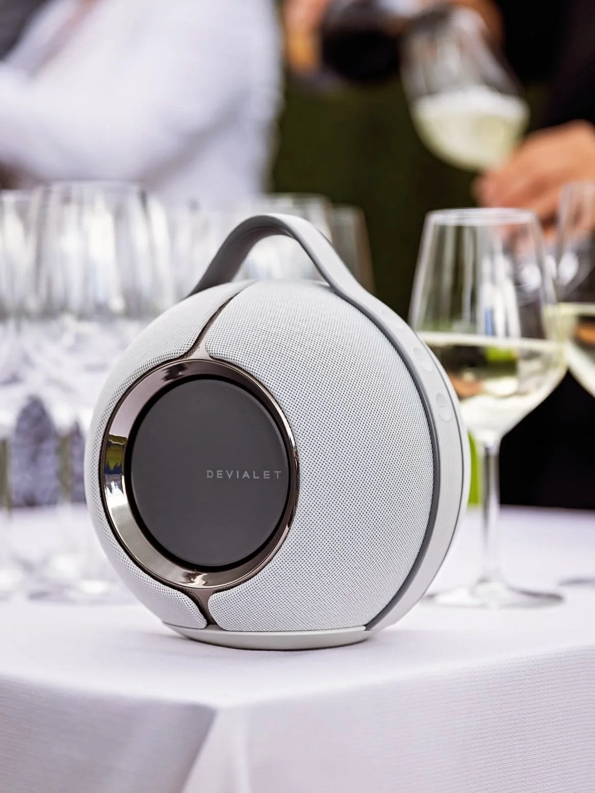 In the heart of the Italian Alps, we celebrated love, surrounded by the stillness of the mountains. Golden light faded, laughter echoed, and music wrapped around us like silk.
At @alpinhotel_bewaller Devialet Mania helped make this wedding unforgett