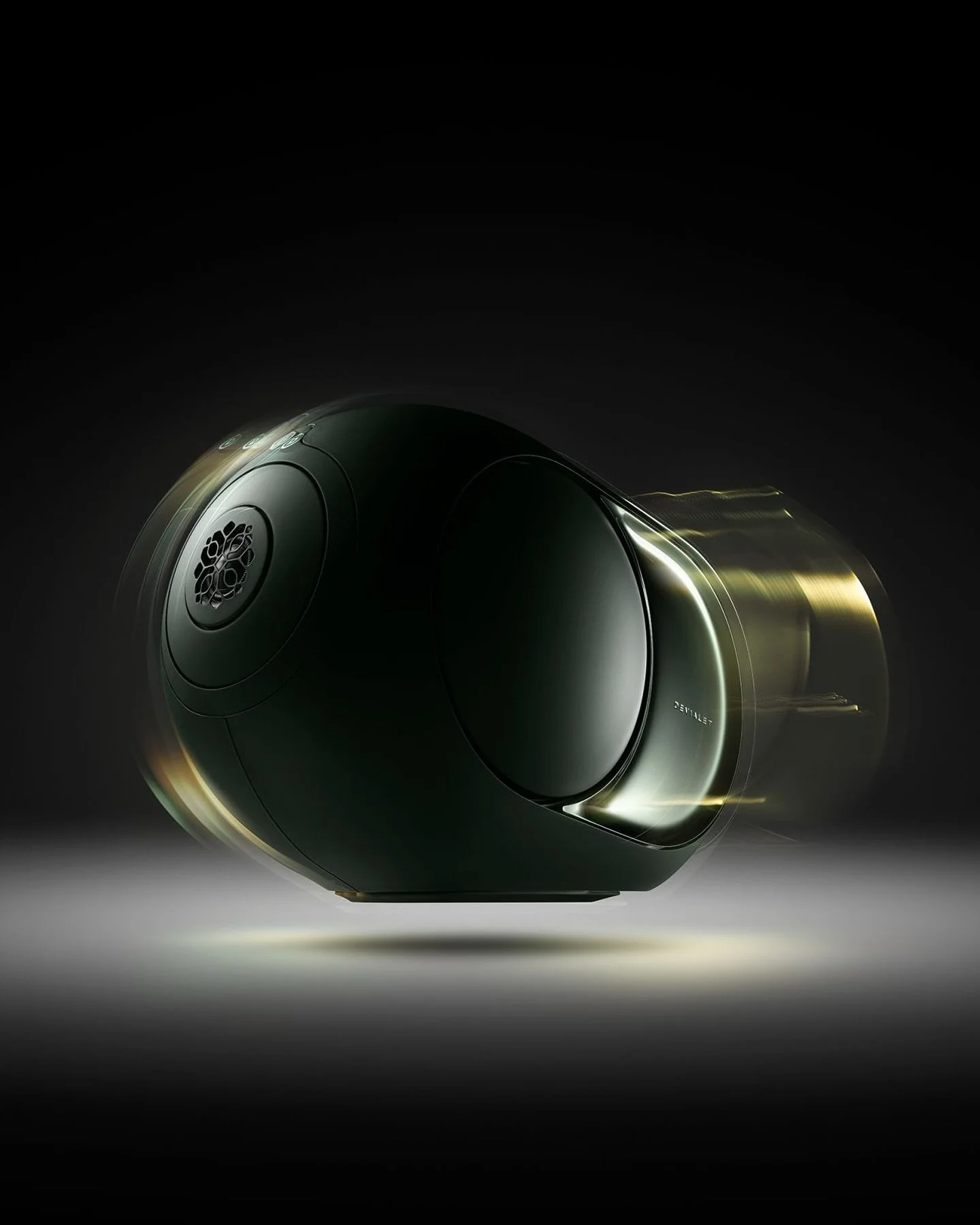 Devialet Phantom Ultimate 108 dB in Deep Forest. Power, elegance, and unmatched sound in a striking new shade.

Devialet Phantom Ultimate 108 dB in Deep Forest. Kracht, elegantie en onge&euml;venaarde klank in een opvallende nieuwe kleur.