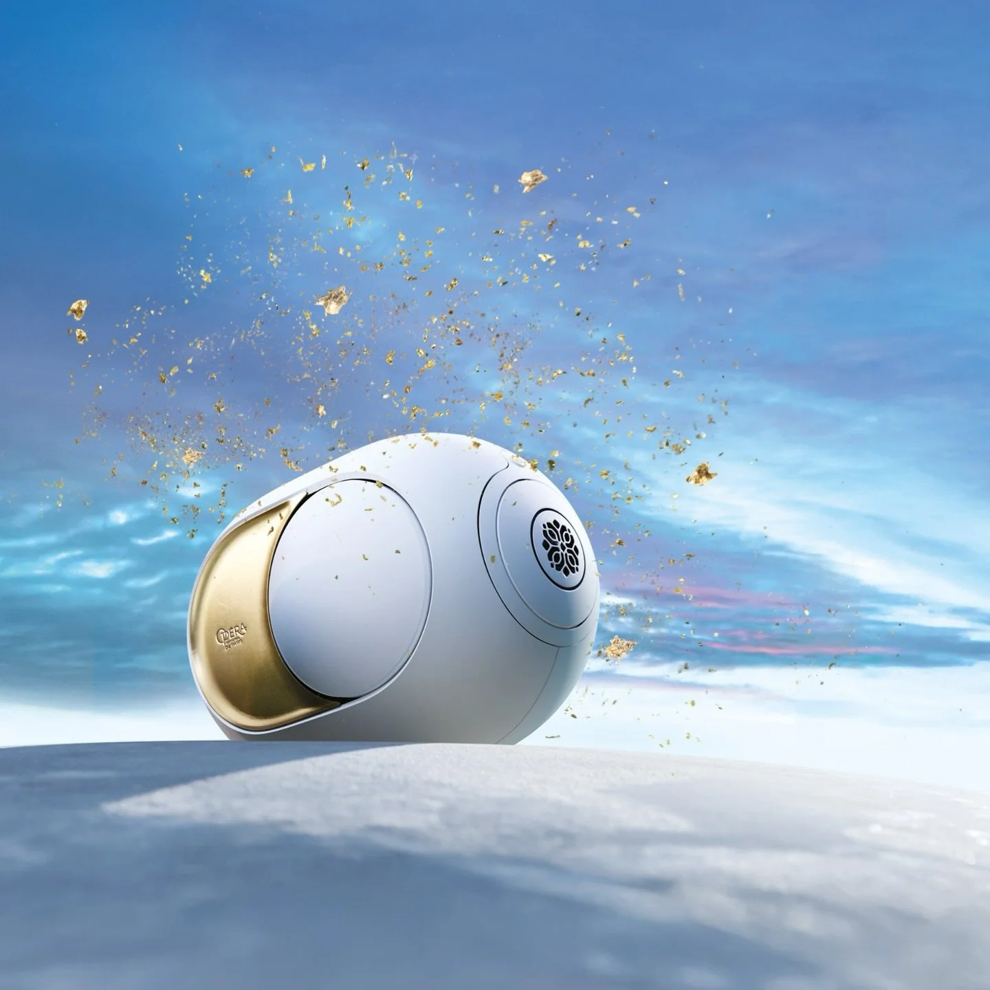 Il est temps de choisir votre cadeau. 💫
Prenez rendez-vous ou passez commande sur hifilord.com

Une merveille lumineuse. Un art absolu.
Offrez un chef-d'œuvre. Devialet Phantom Ultimate dB, resplendissant de feuilles d'or 22 carats. Ne manquez aucune émotion grâce à l'acoustique française.