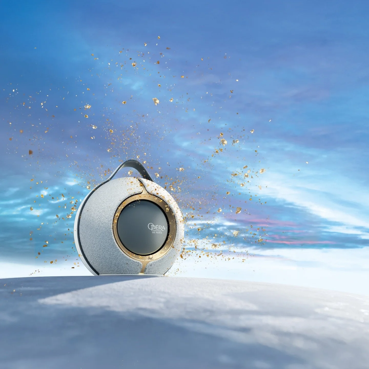 Tout ce qui brille n'est pas or. Mais sortez avec Devialet Mania Opéra de Paris edition et vous êtes sûr d'attirer l'attention. La première enceinte portable haute fidélité de Devialet offre une scène sonore qui se transforme et s'adapte à tout