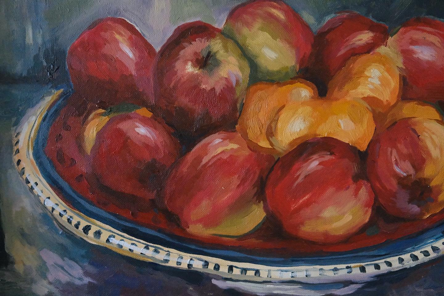 fruit bowl, oil on canvas board.

Mr cezanne made over 270 paintings of apples in his life&hellip; pretty crazy stats. Repetition leads to mastery! 

#oilpainting #oils #painting #original #artist #originalart #artistsoninstagram #youngartist #origin