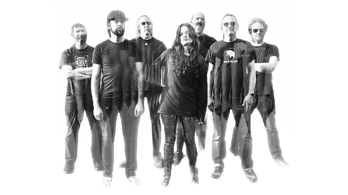 Live Music: Pigs on the Wing