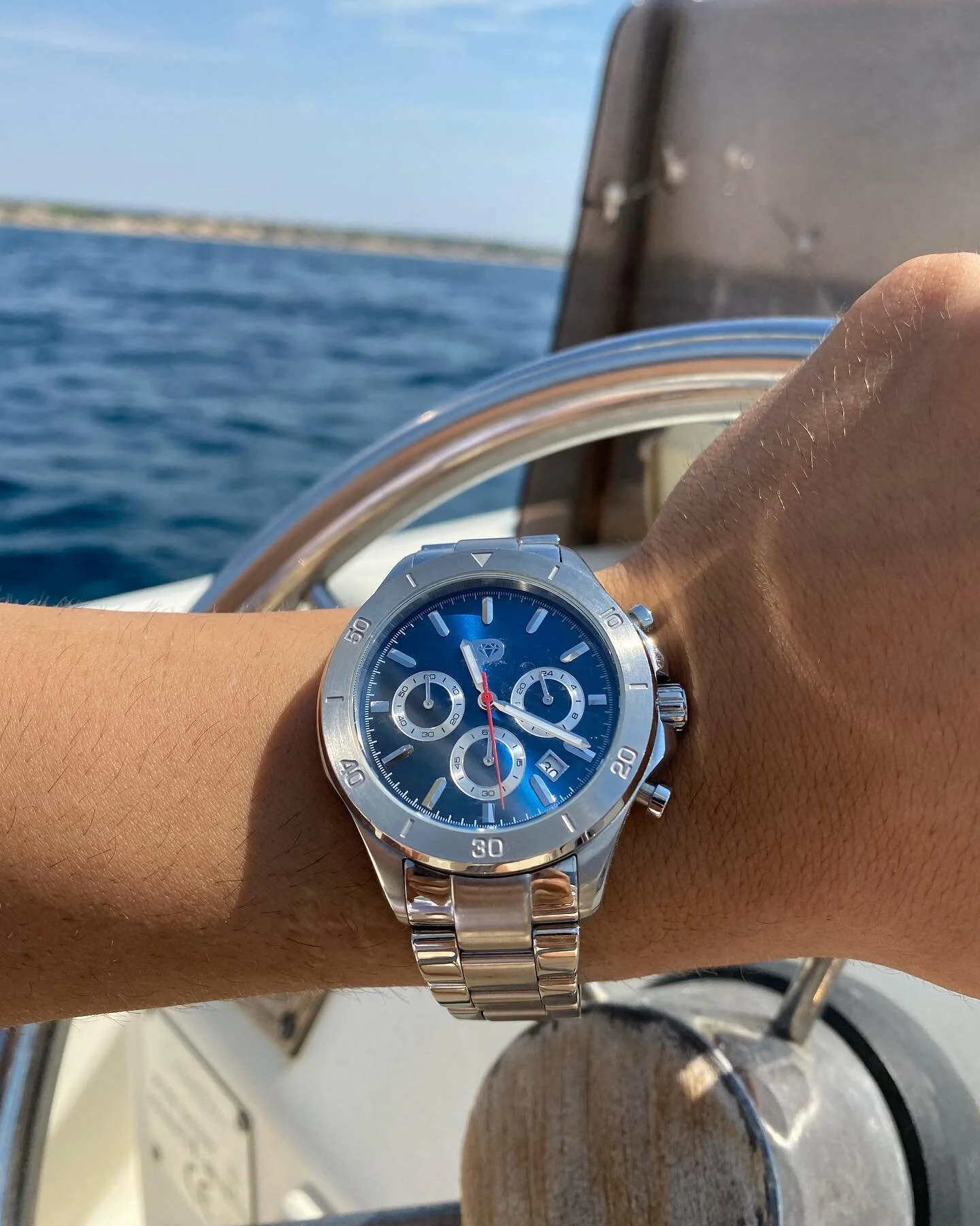Enjoy the time 🌊🛥
@pgels.nl 

www.pgels.nl ✨

#seaview #boatlife #summervibes #watchesofinstagram #watchco #piece #timepiece #watchaddict #details #time #photography