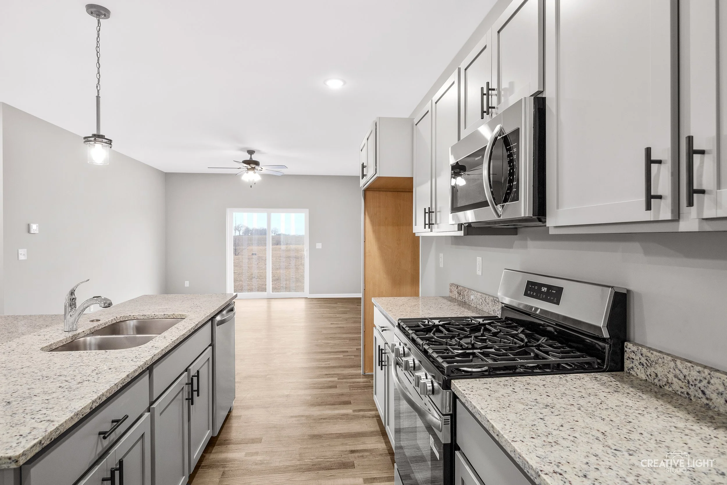 06-507 Preston St-6.jpg