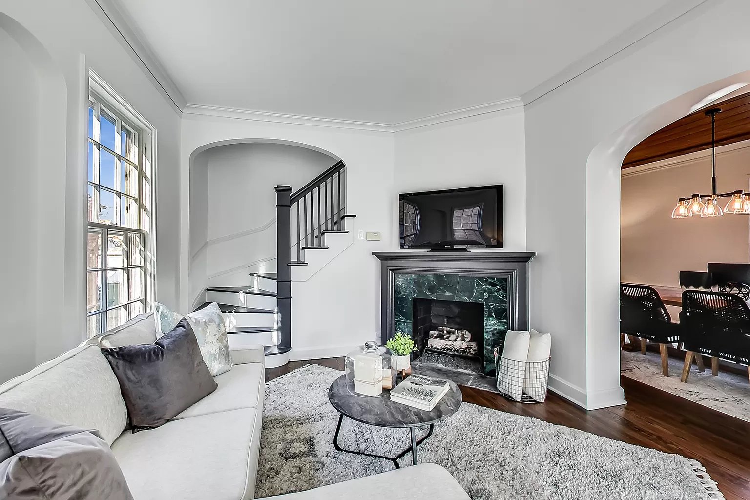 Pre-Sale-Home-Renovation-Staging.jpg