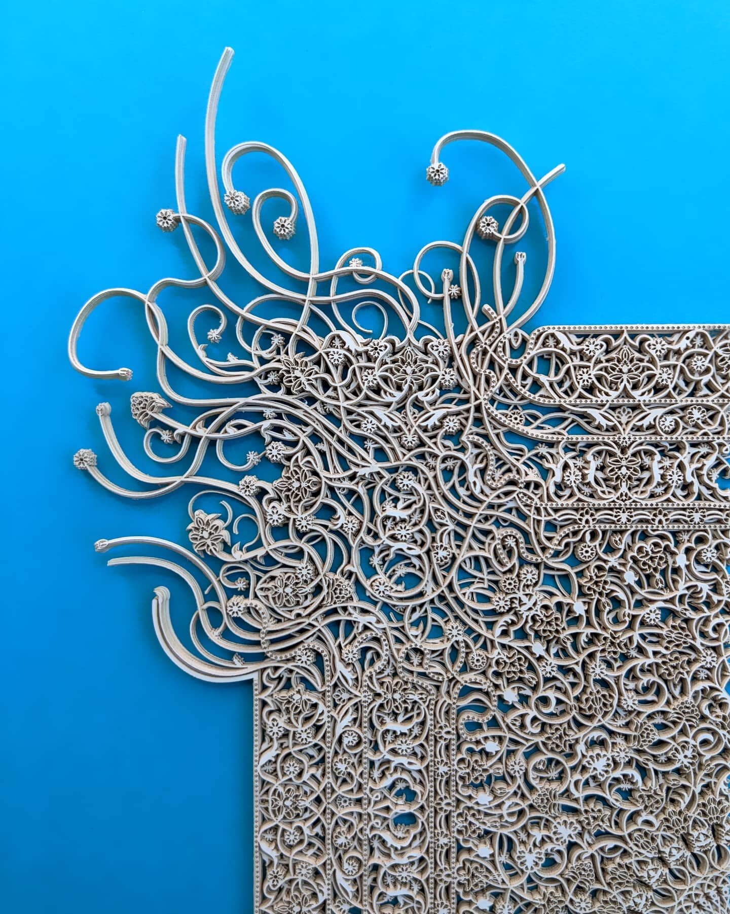 Pattern research and sample tests underway, the section in this image measures just 10cm x 12cm and is made from layered cut papers 🧐

#detailphoto #workinprogress&nbsp;#patternresearch

#algorithm #script #handmade #lasercut #floraldesign #arabesqu