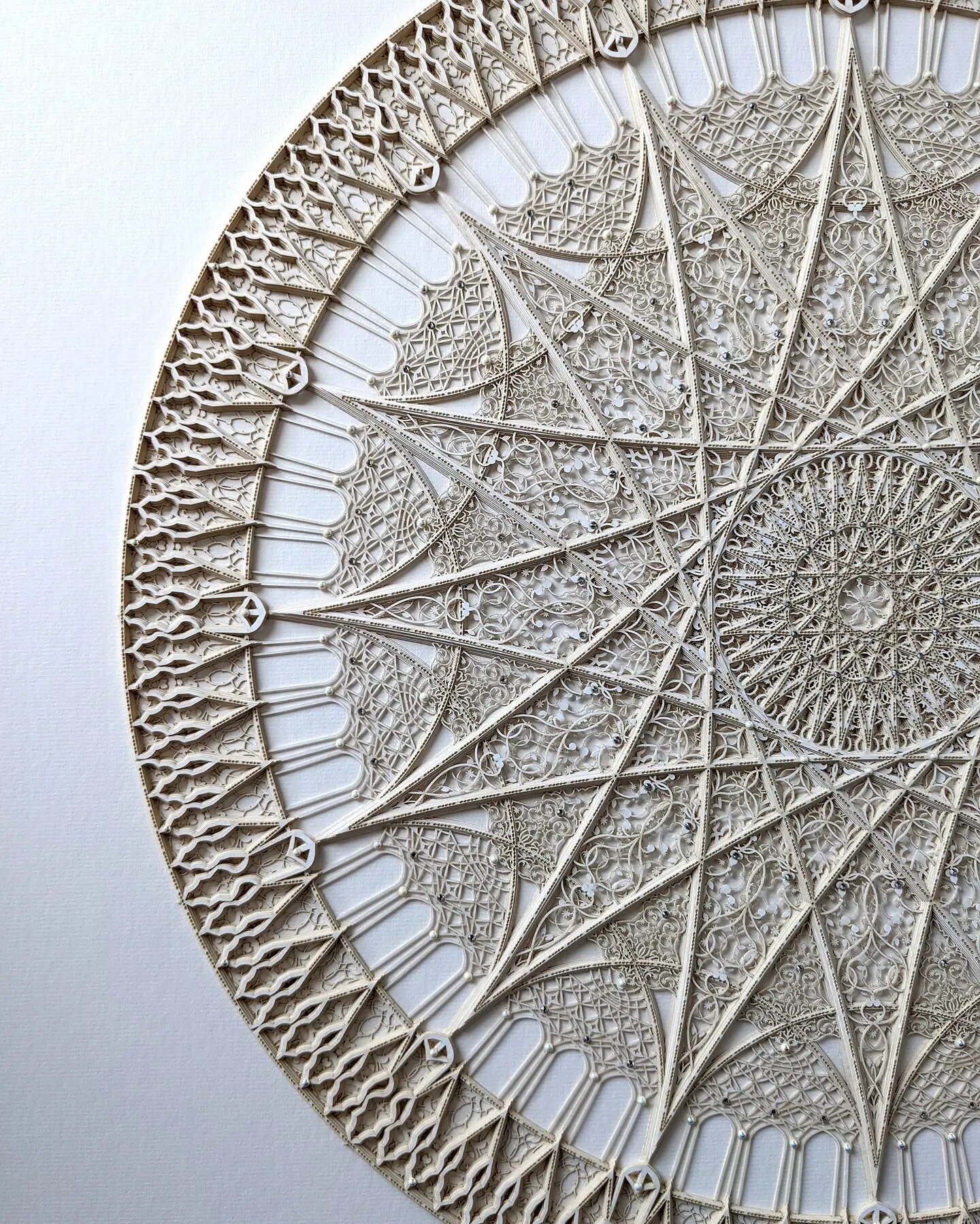 Sunday afternoon light on this one.

#workinprogress #detailphoto

#lasercut #lasermachine #mandaladesign #mandala #paperdecor #collagework #papercollage #ornate #paperartist #papercutting  #decorativeart #whitedecor
#contemporarycraft #dome #islamic