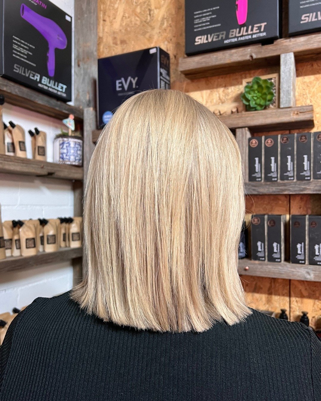 a beautiful cut and blow dry by lauren ✨️⁠
⁠
#organicministrysalon #adelaidehairsalon #adelaideorganicsalon #lowtoxsalon #adelaidehairdresser #organicbeauty #naturalhaircare #holistichaircare #organicsalon #hairgoals⁠
⁠