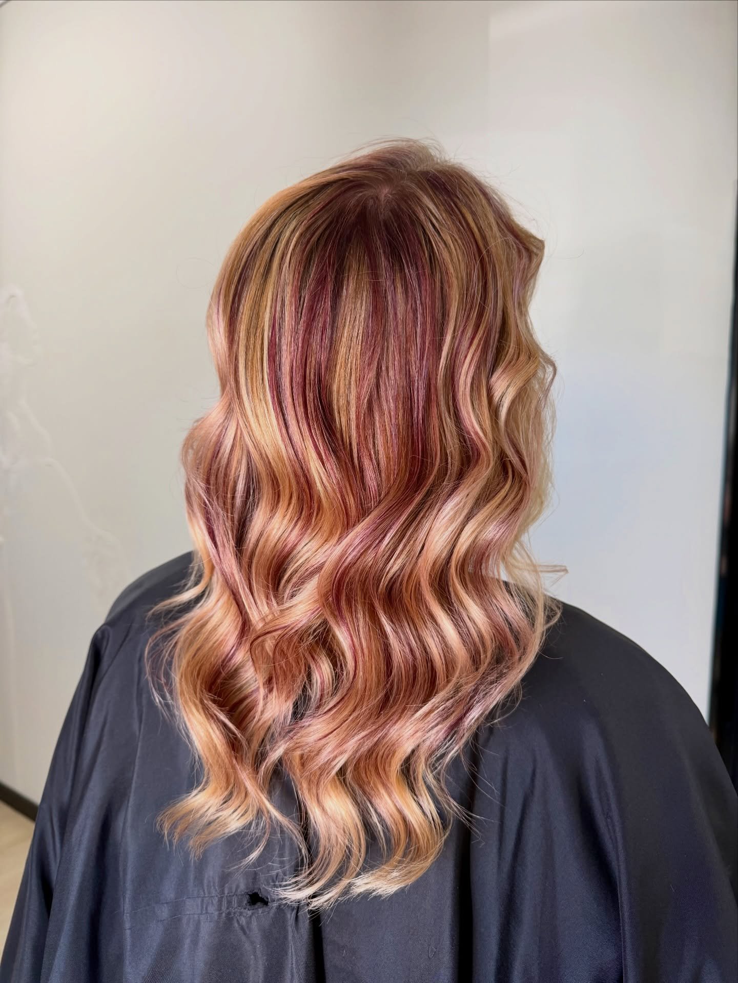 soft seasonal shift 🍂

the most perfect way to welcome Autumn. a seamless regrowth paired with a 1/4 head of foils to create ribbons of blonde and rich plum throughout. the result? dimensional, glossy fall tones that feel warm, elevated and effortle