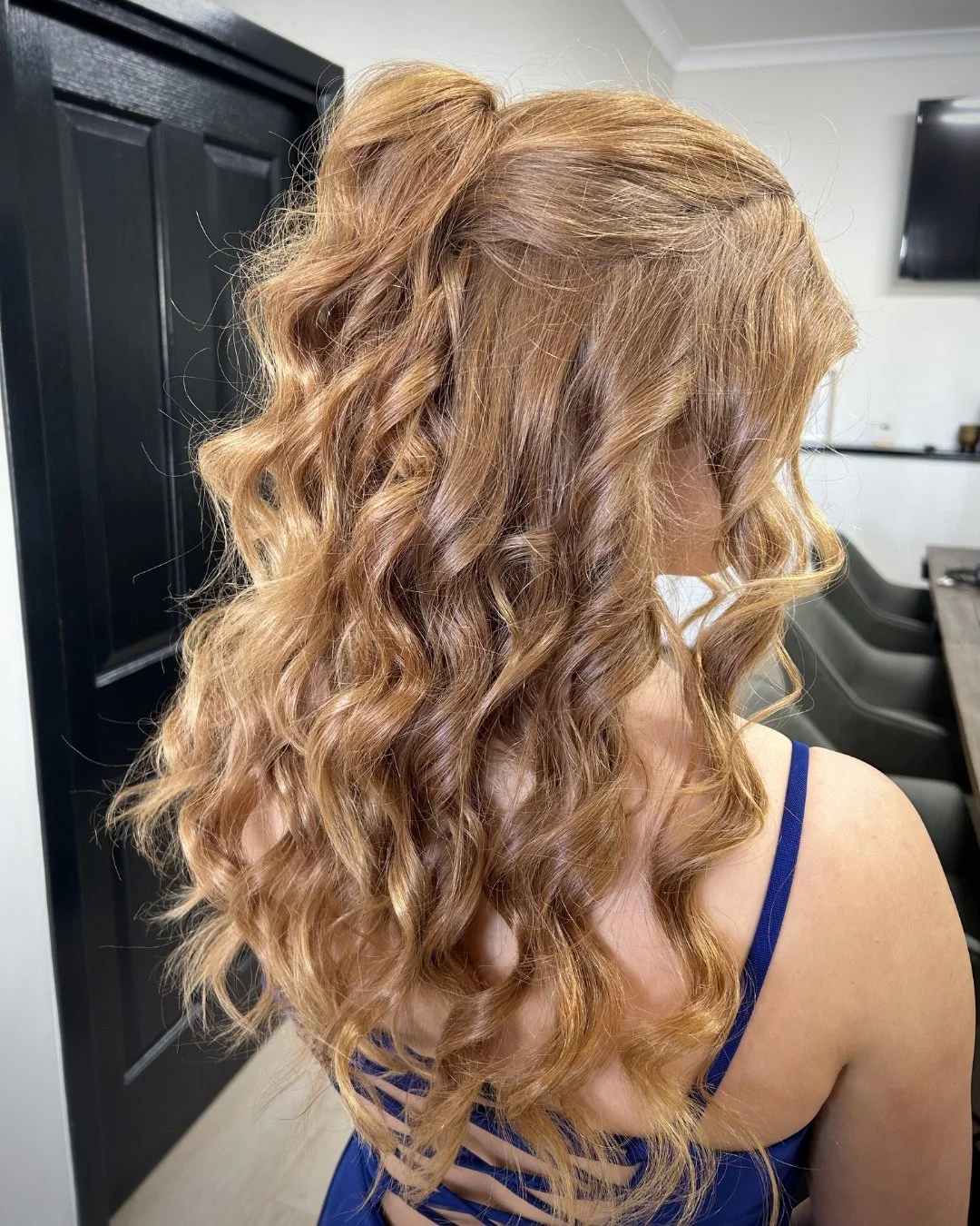 a soft, polished finish for a special moment

formal hair and makeup look by Lily, centred on a natural, lasting glow. the result felt effortless, radiant, and considered from beginning to end

these are the moments we value most, where everything co