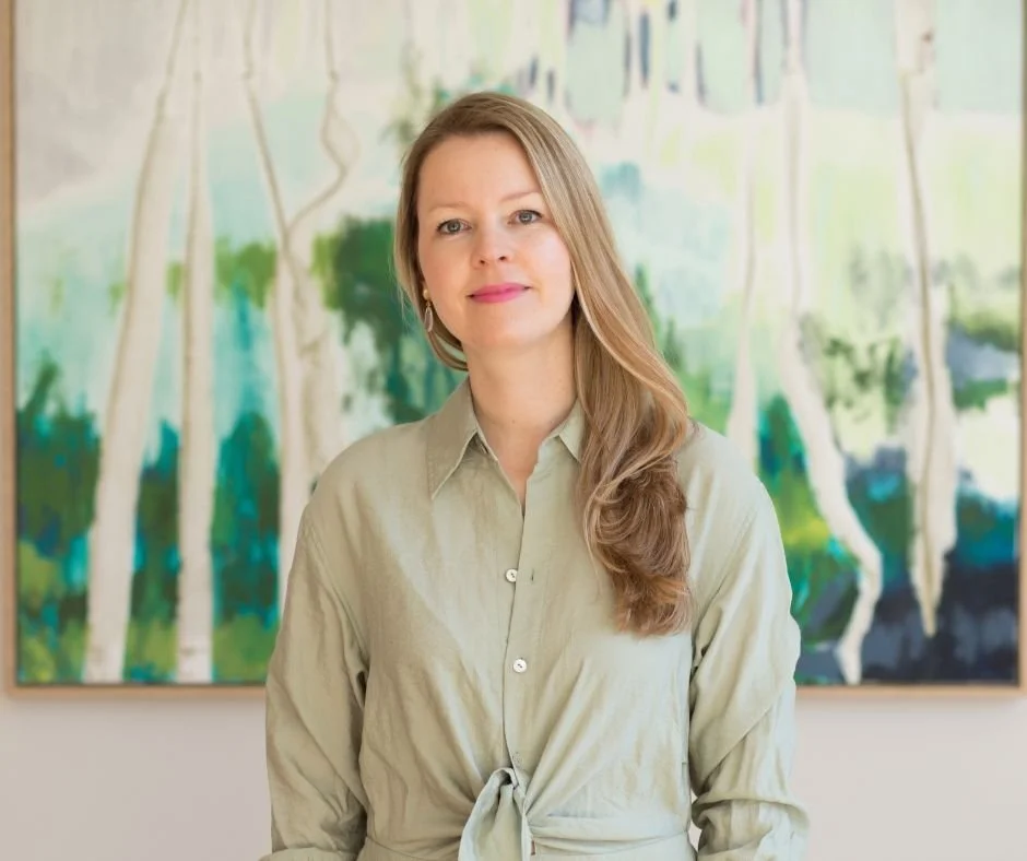 Who is still waiting for a title to lead?