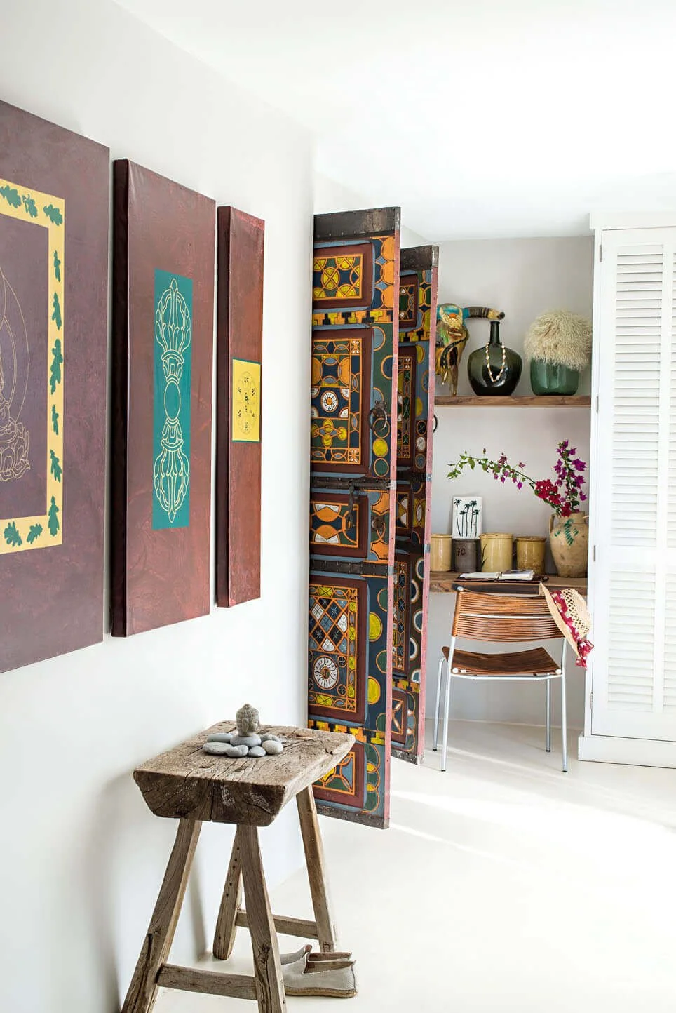 Room with colourful interior