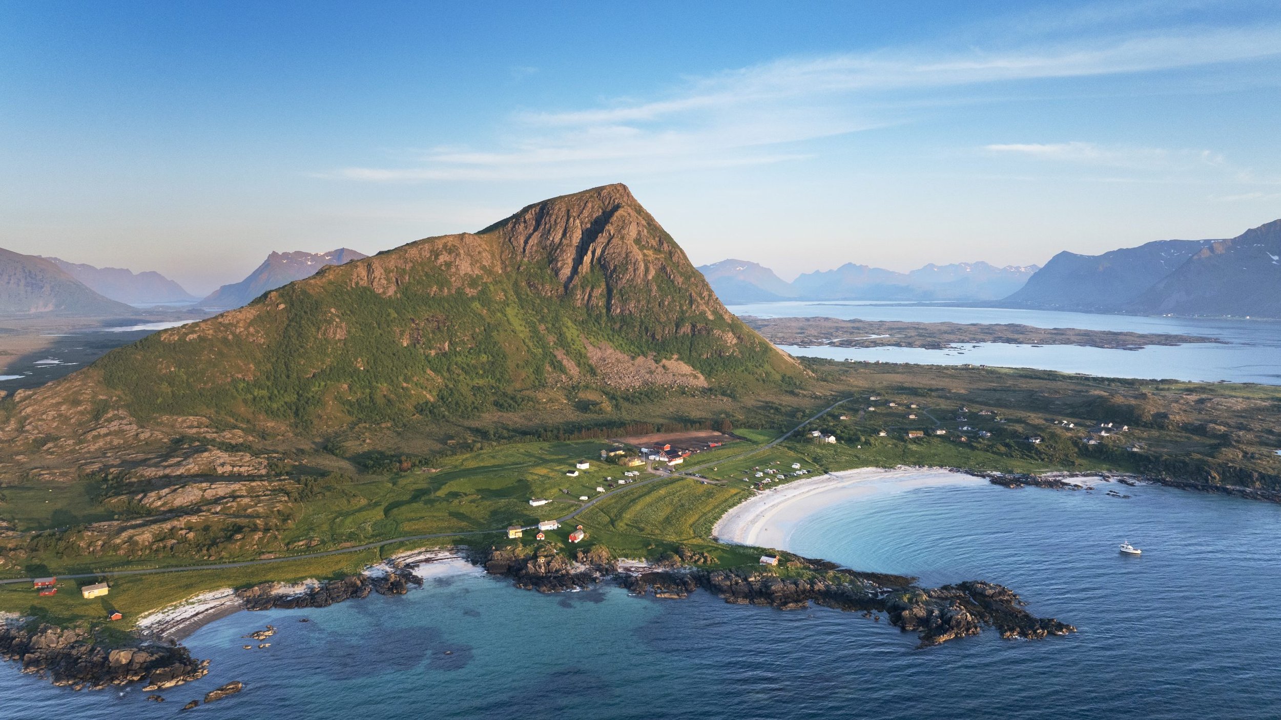 lofoten links lodge1.jpg