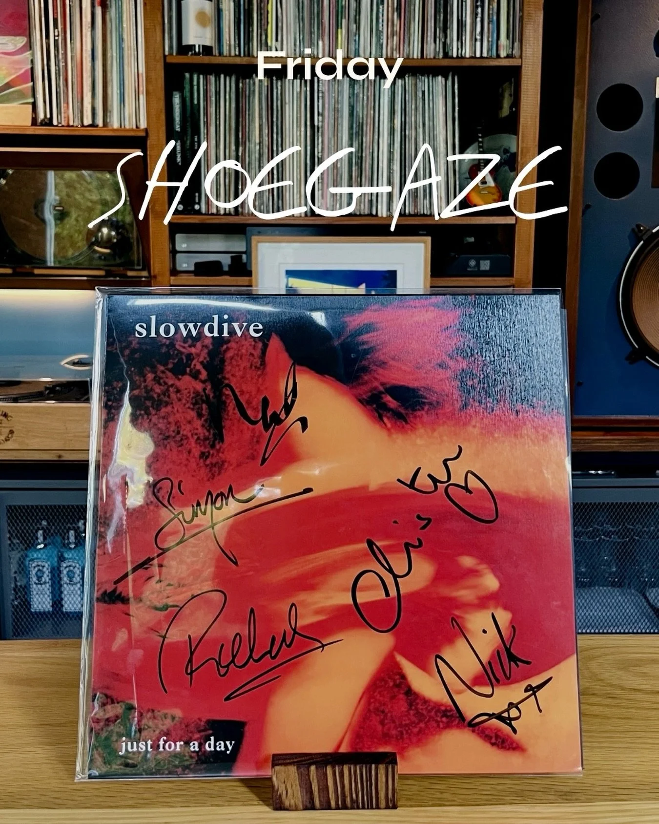 Shoegaze all night with Slowdive, My Bloody Valentine, Galaxie 500, The Radio Dept. and more in rotation.