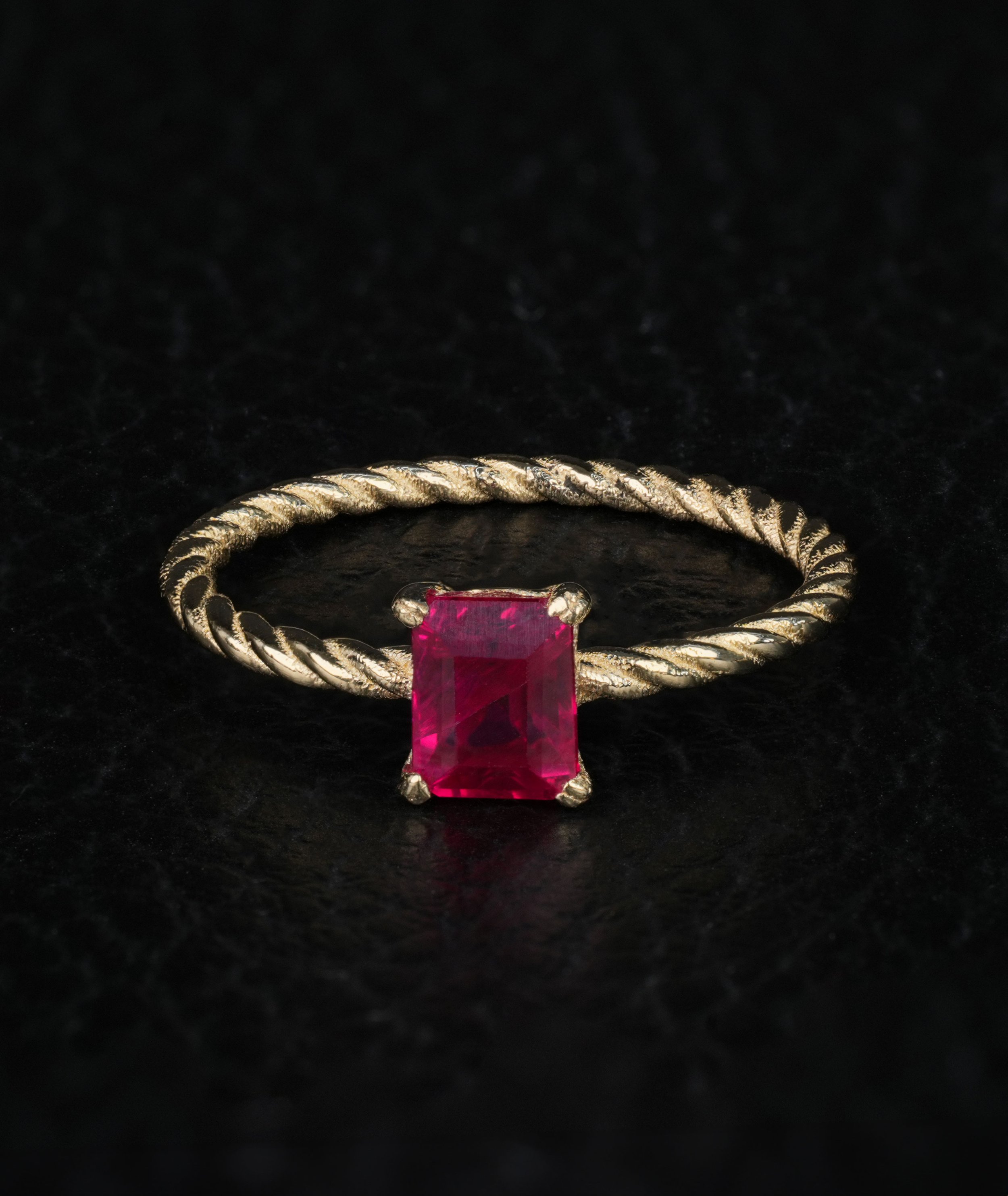 ruby-rope-ring-gold-o-collection-1.jpg