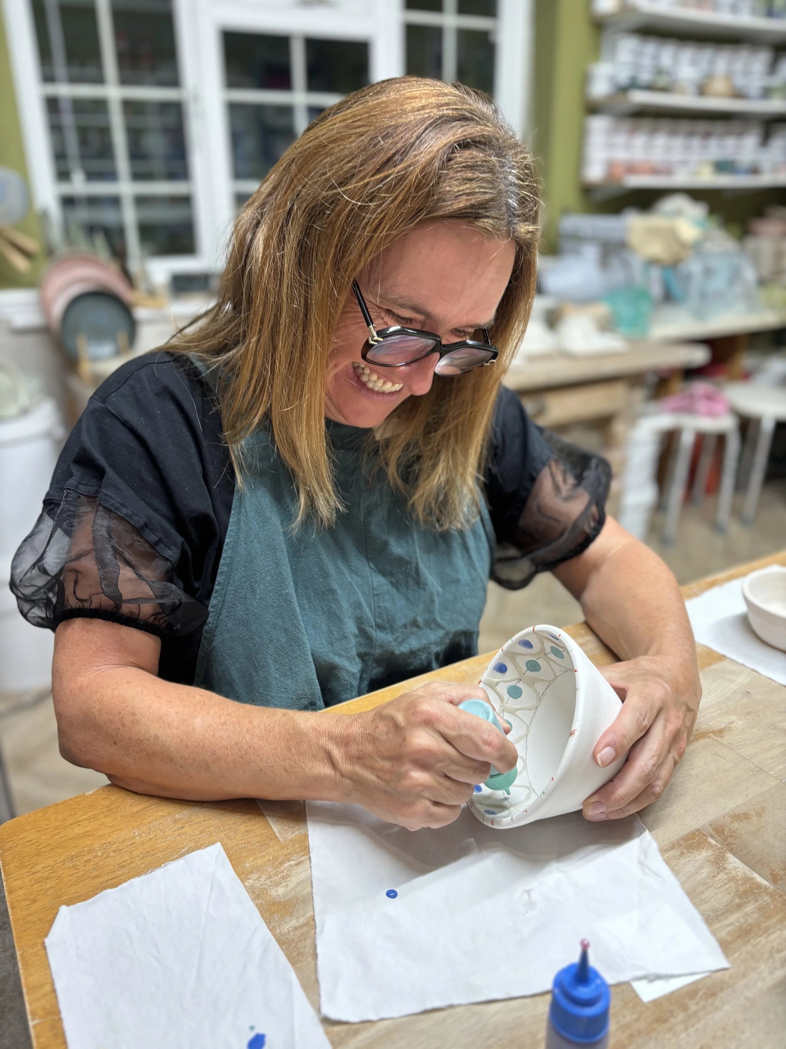   
 Gem & Matt have returned to glaze their pieces ... 
 